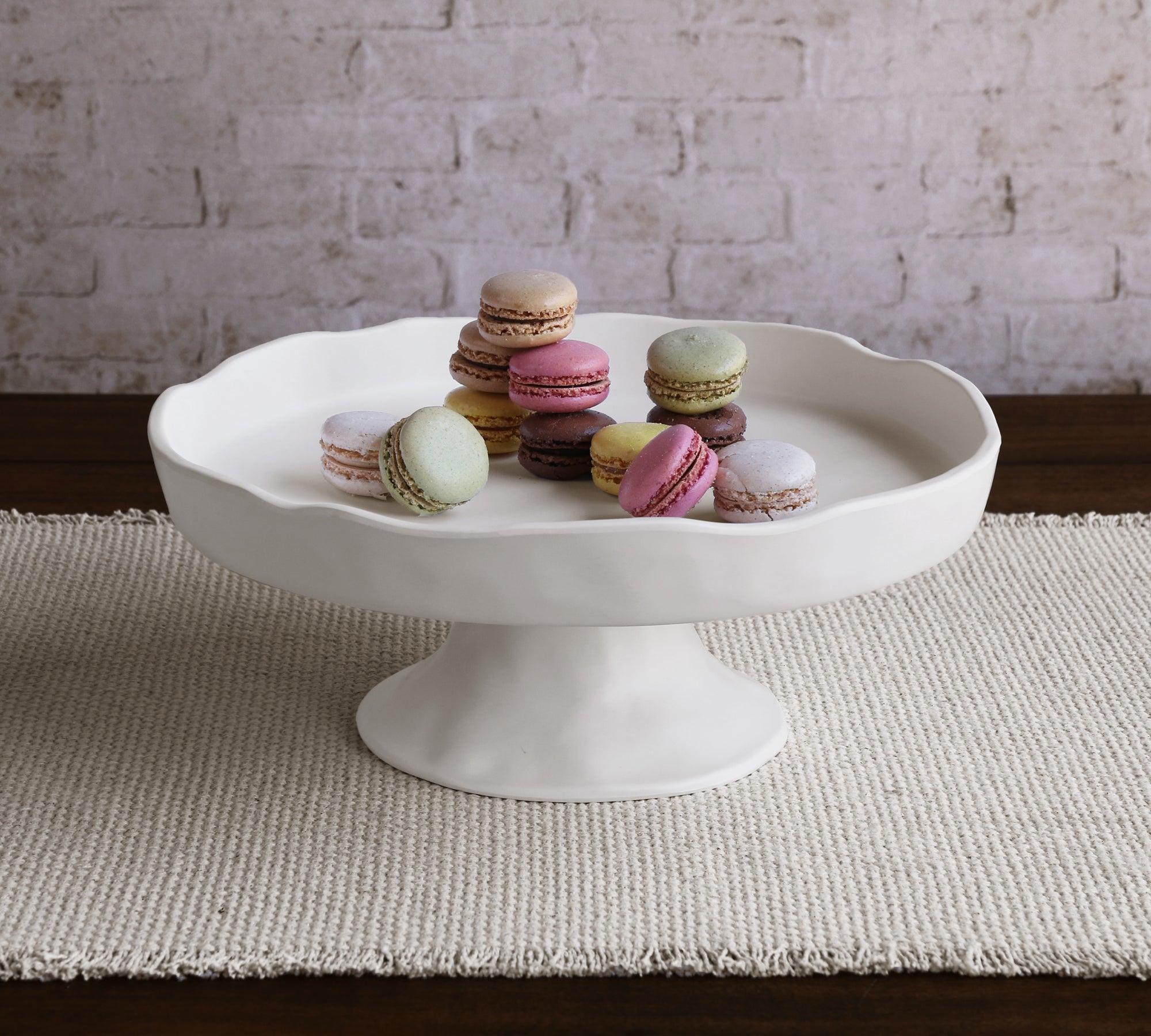 VIDA Nube Round Pedestal Cake Plate (White)