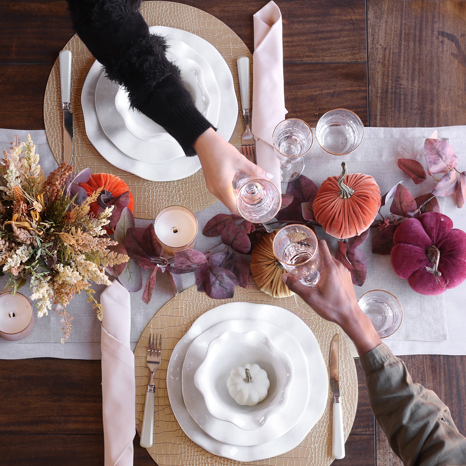 beatriz-ball-vida-croc-reversible-16-round-placemats-set-of-4-silver-and-gold