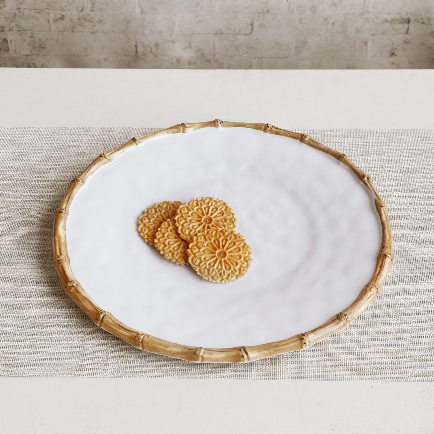 beatriz-ball-vida-bamboo-round-platter-white-and-natural