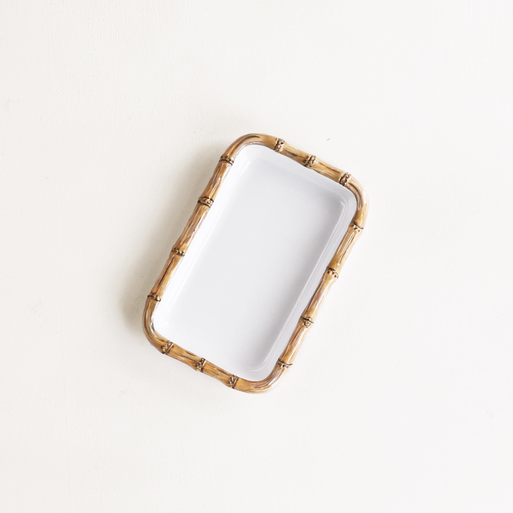 beatriz-ball-vida-bamboo-guest-towel-holder-white-and-natural