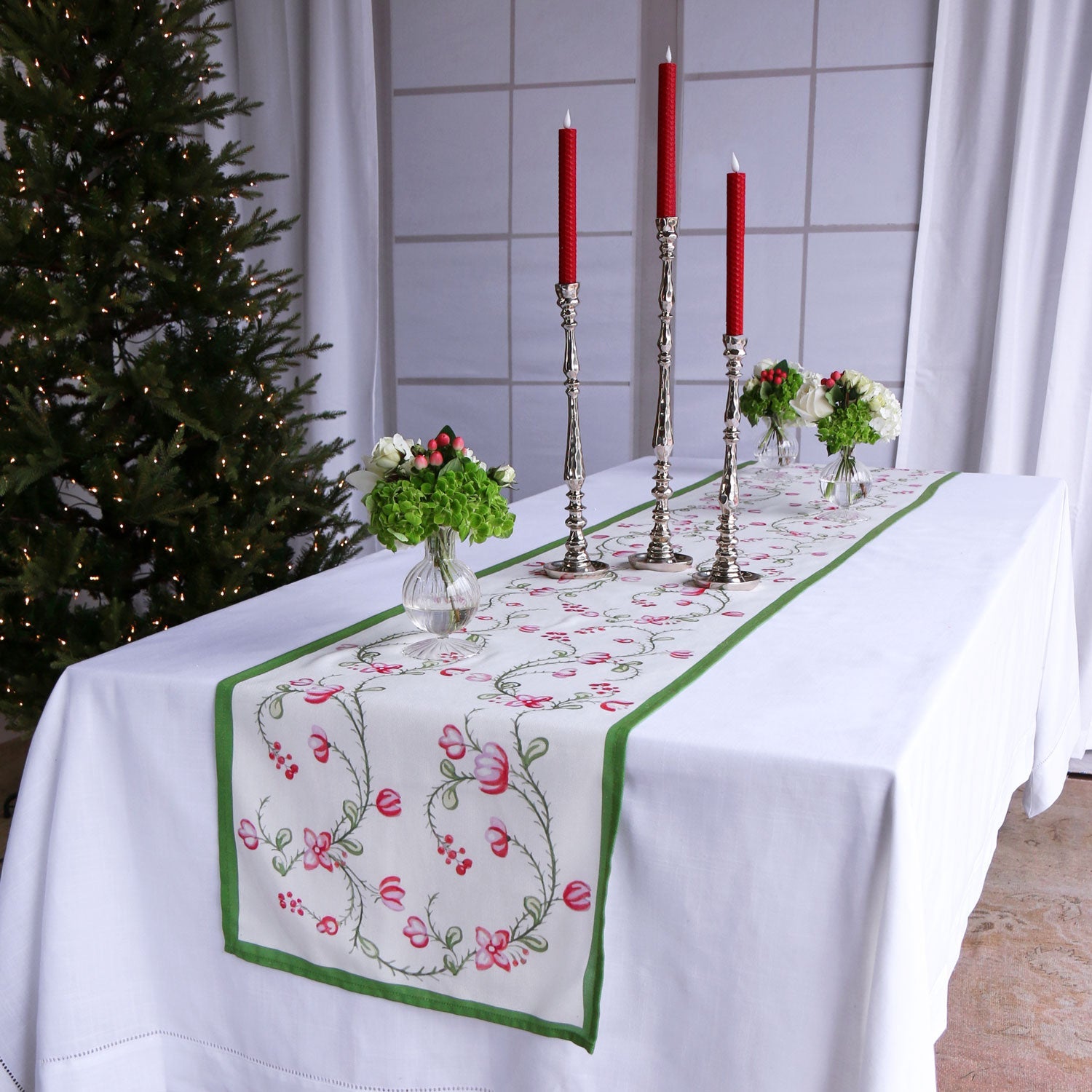 beatriz-ball-linen-norelle-runner-108-x-18-green-and-red-floral