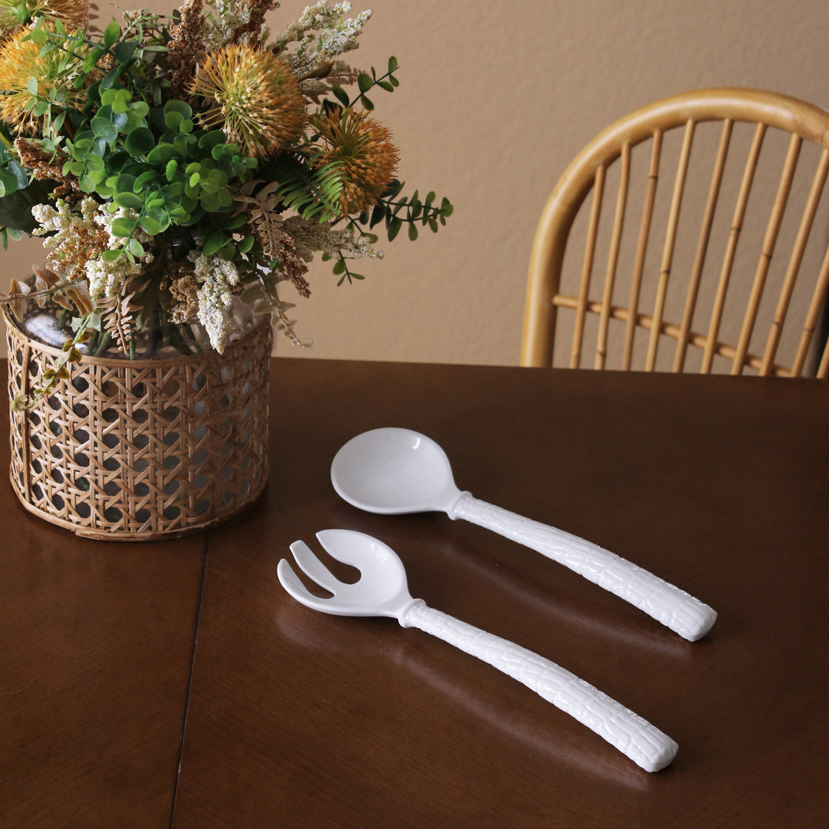 beatriz-ball-vida-croc-salad-servers-white
