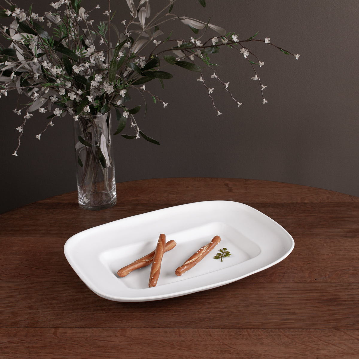 beatriz-ball-vida-nube-medium-rectangle-platter-white