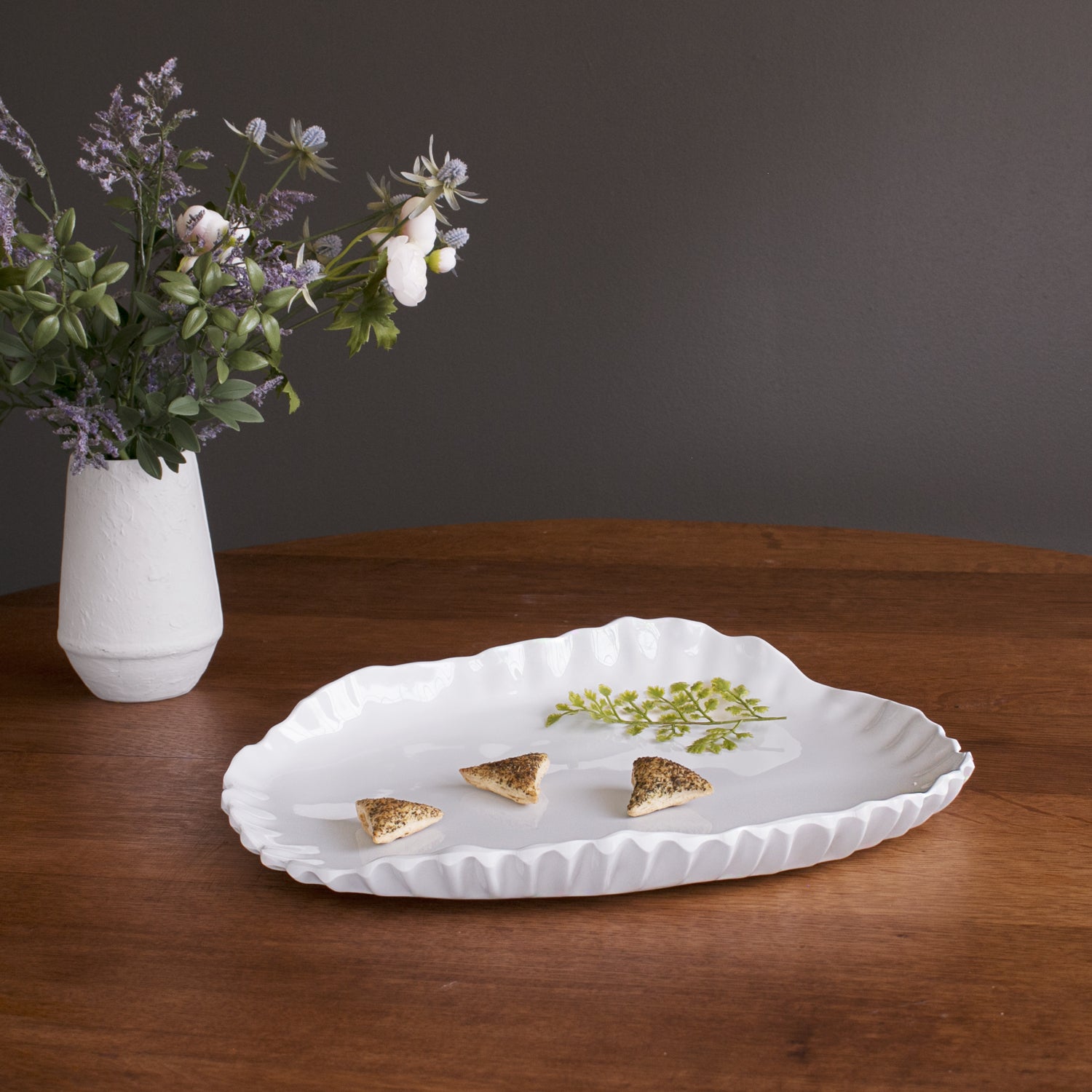 beatriz-ball-vida-bloom-pinched-large-oval-platter-white