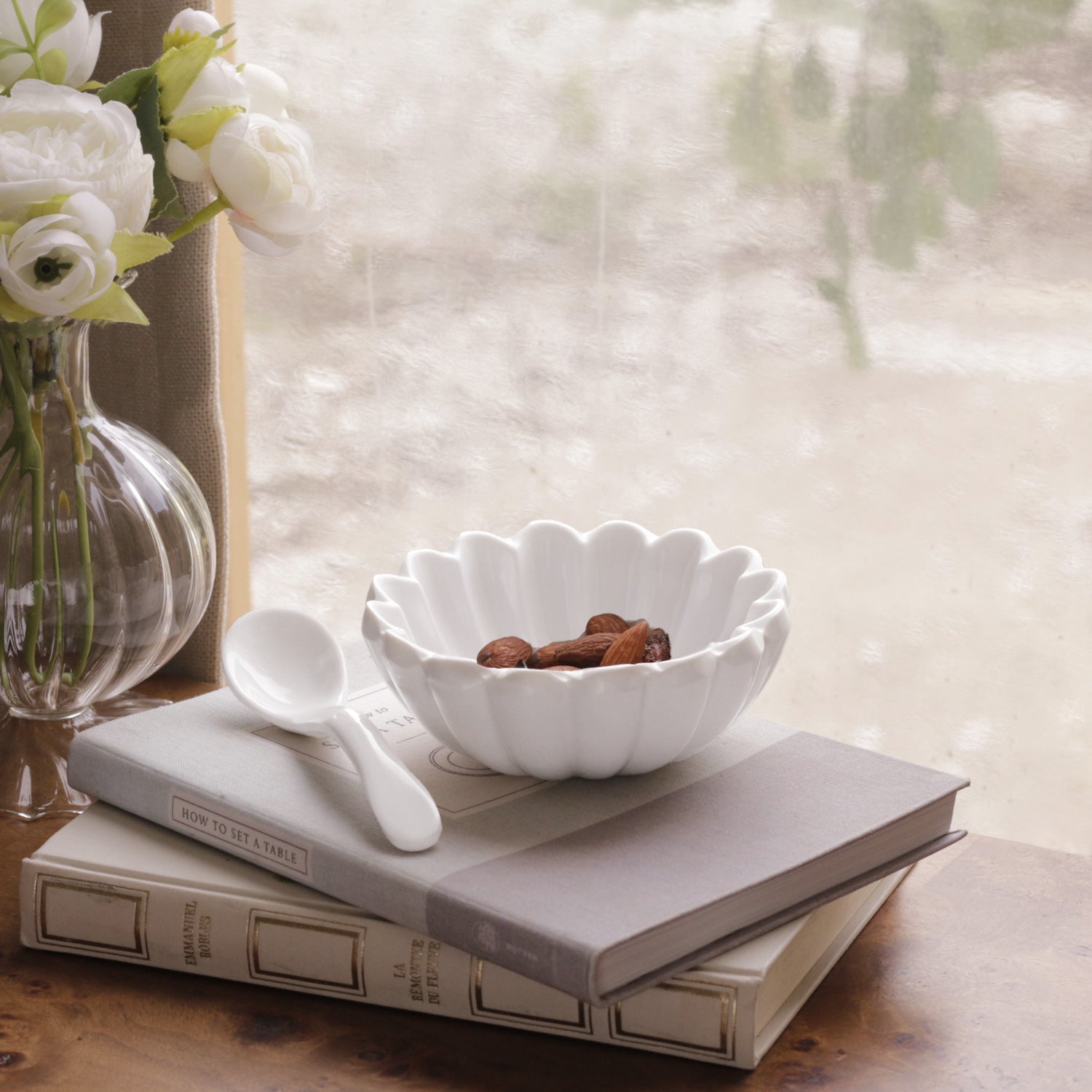 VIDA Vienna Mini Bowl with Spoon White