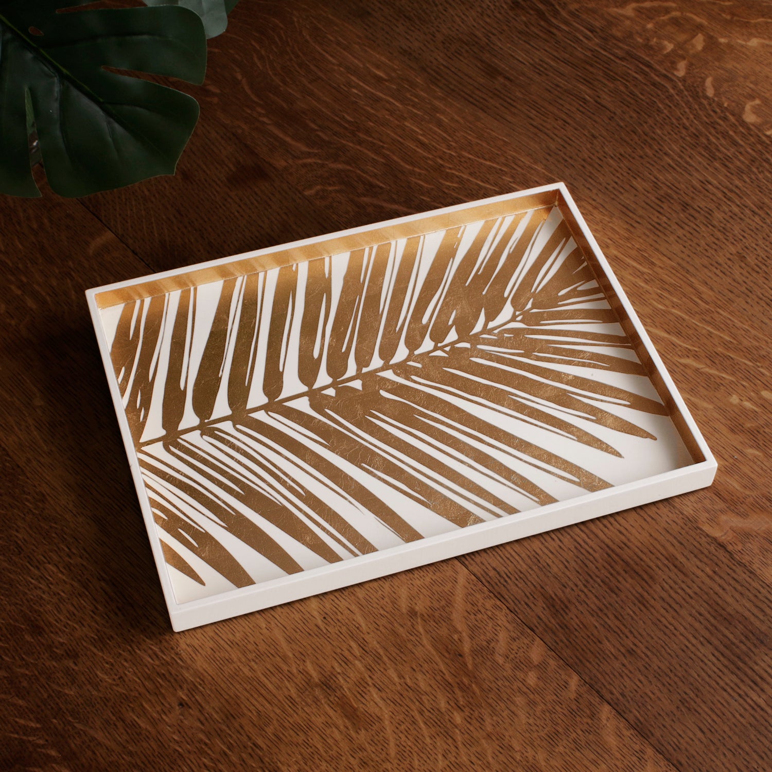 INDOCHINE Small Lacquered Palm Tray White and Gold