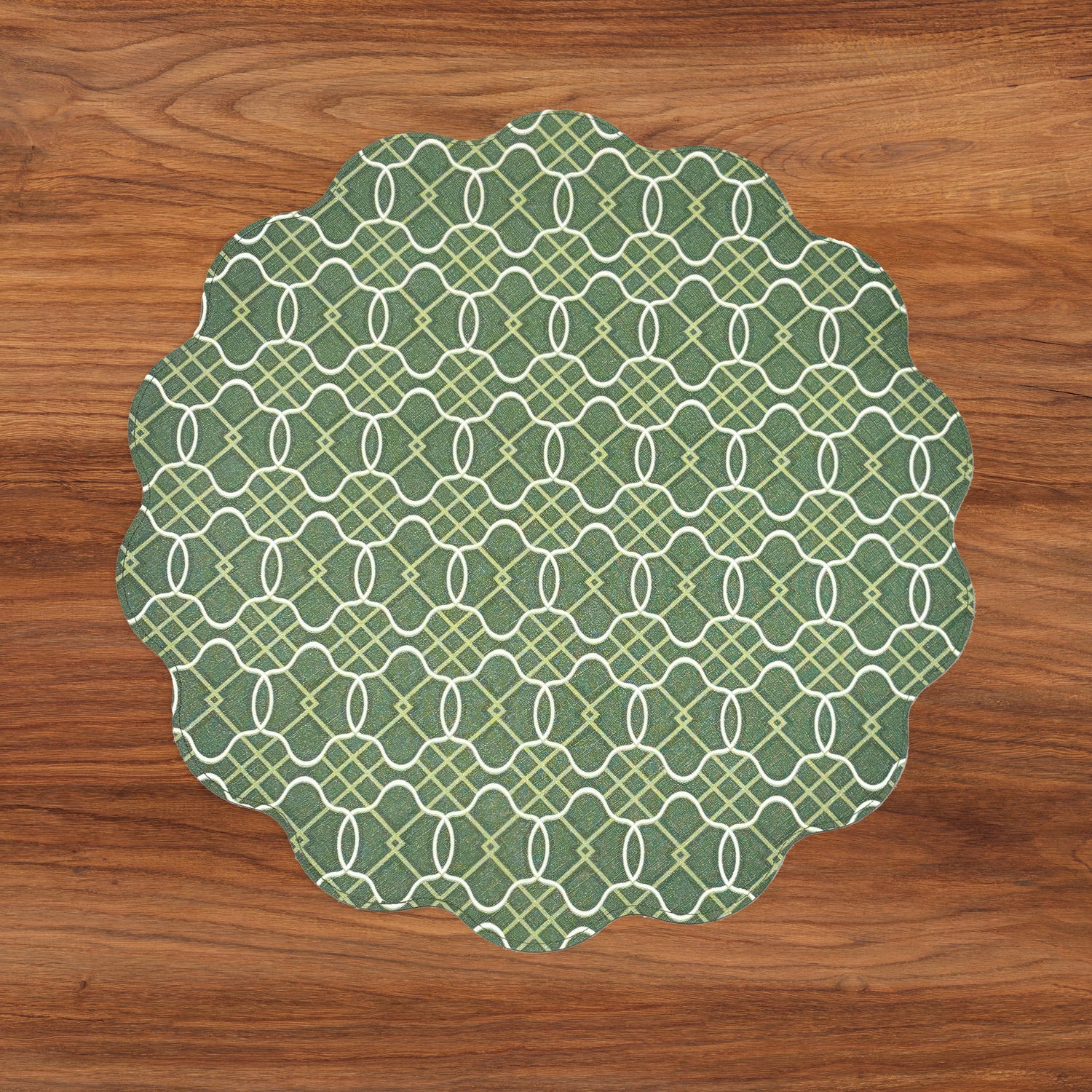 VIDA Cabbage Roses and Trellis Reversible Round Placemats Set of 4 Green & Red