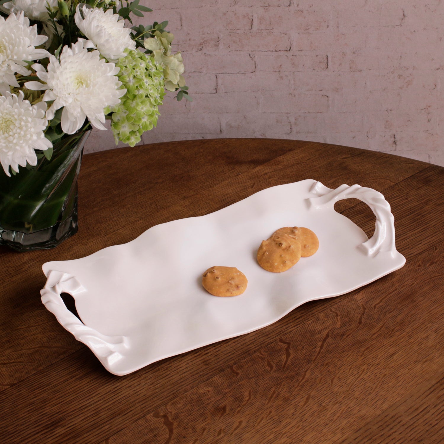 beatriz-ball-vida-sasha-long-rectangle-tray-with-handles-white