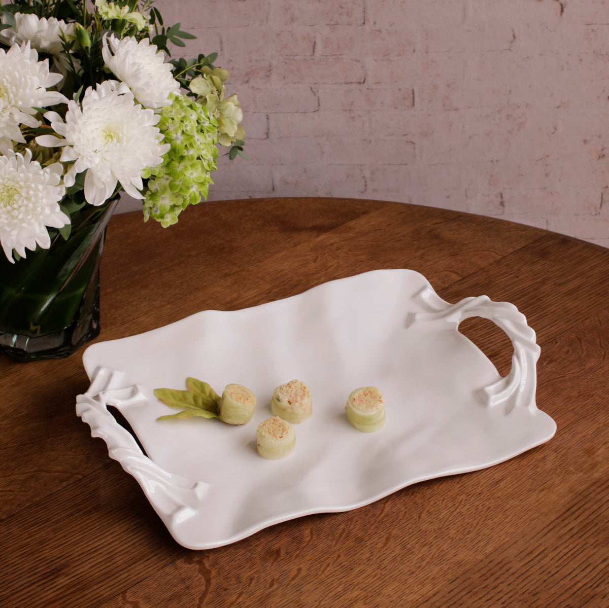 beatriz-ball-vida-sasha-rectangular-tray-with-handles-white