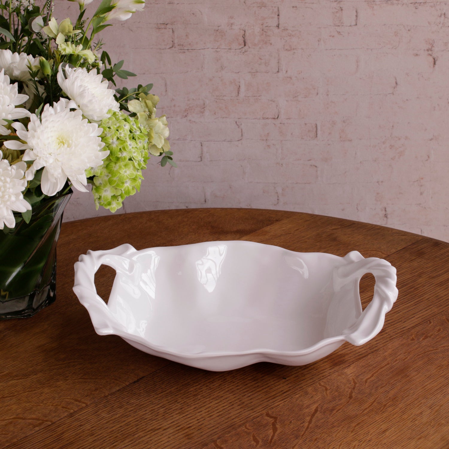 beatriz-ball-vida-sasha-medium-bowl-with-handles-white