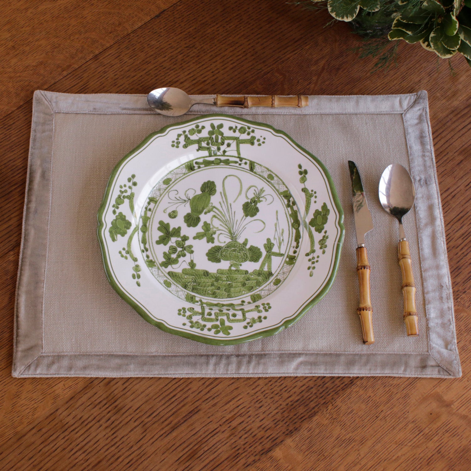 vida-faenza-9-salad-plate-set-of-4-white-and-green