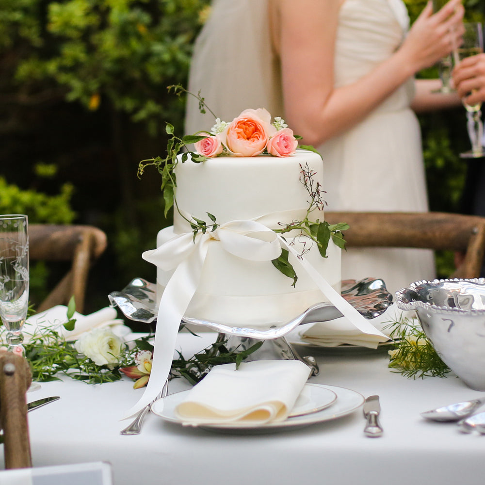 beatriz-ball-pedestal-vento-lola-round-plate