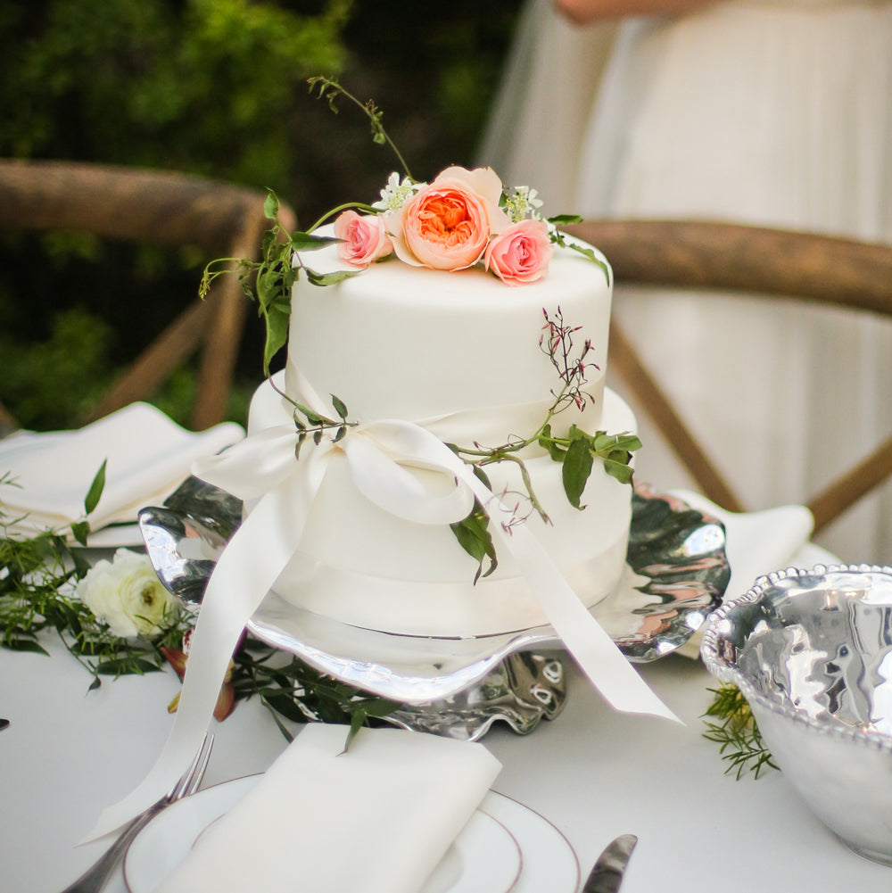 beatriz-ball-pedestal-vento-lola-round-plate