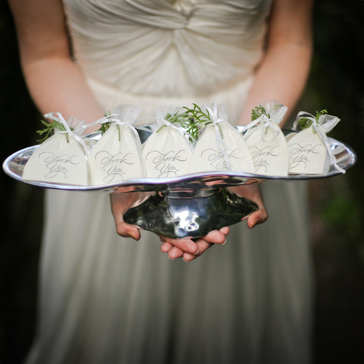 beatriz-ball-pedestal-soho-small-oval-cracker-tray