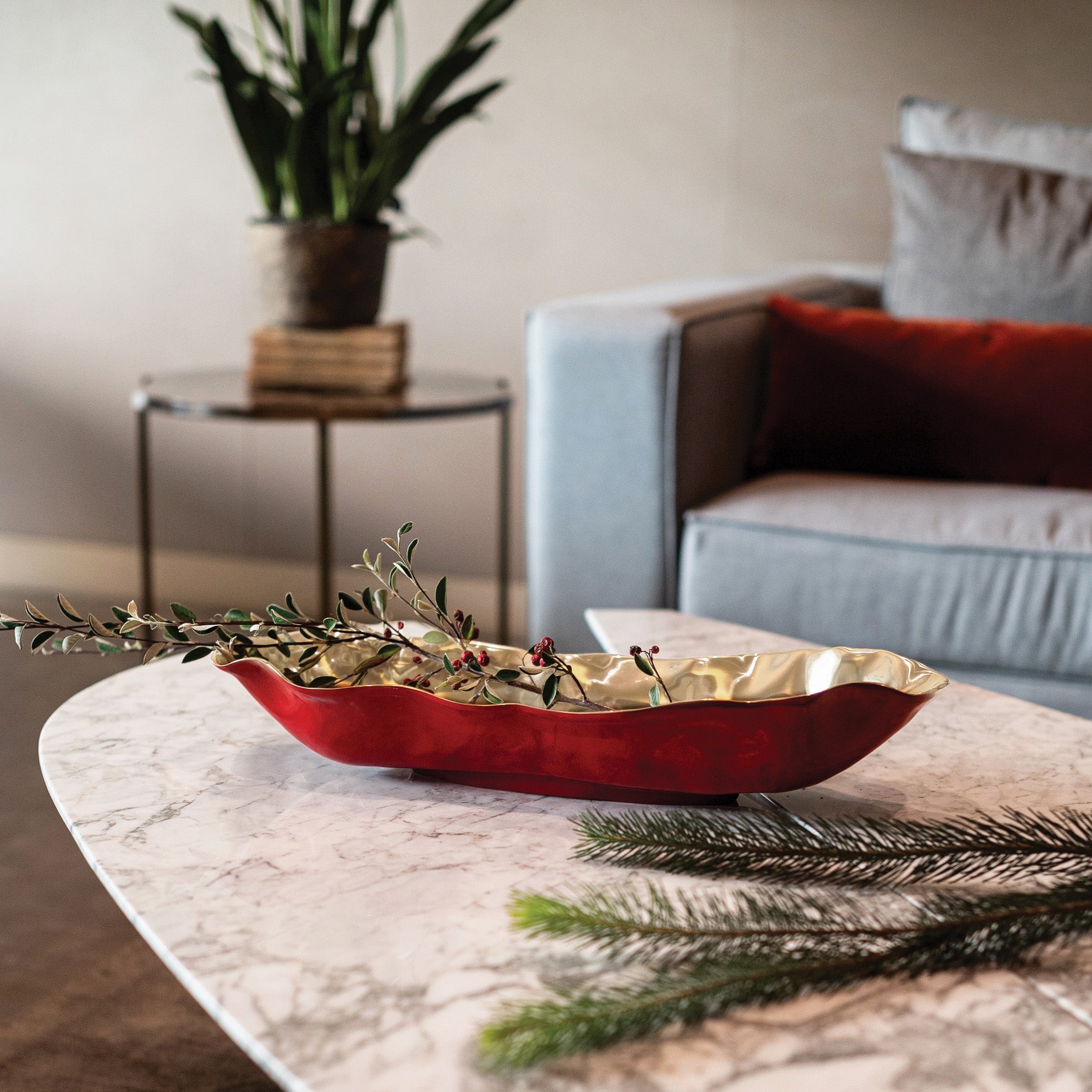 beatriz-ball-thanni-vento-long-centerpiece-red-and-gold