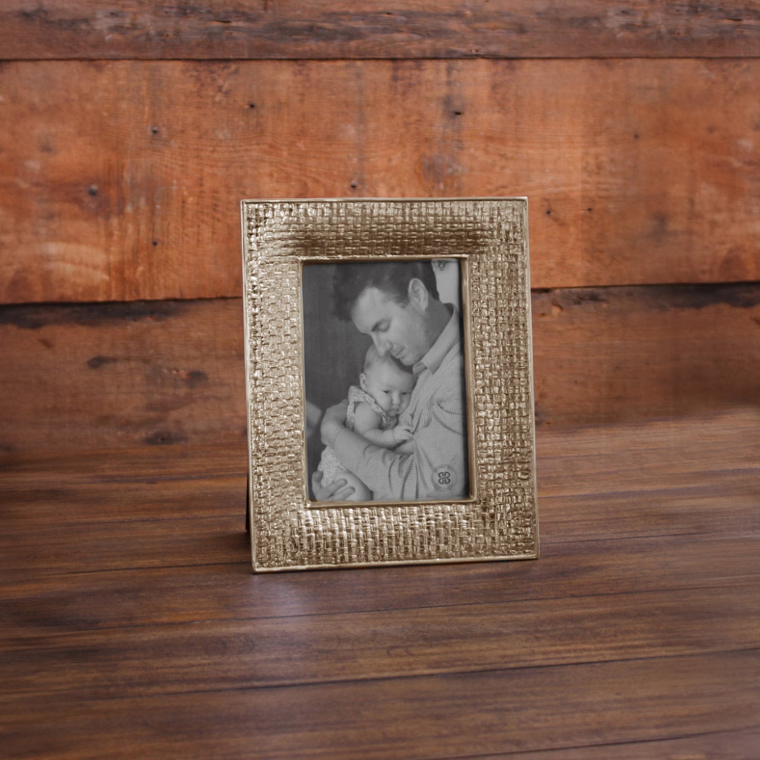 beatriz-ball-frame-sierra-modern-nassau-5-x-7-frame-gold