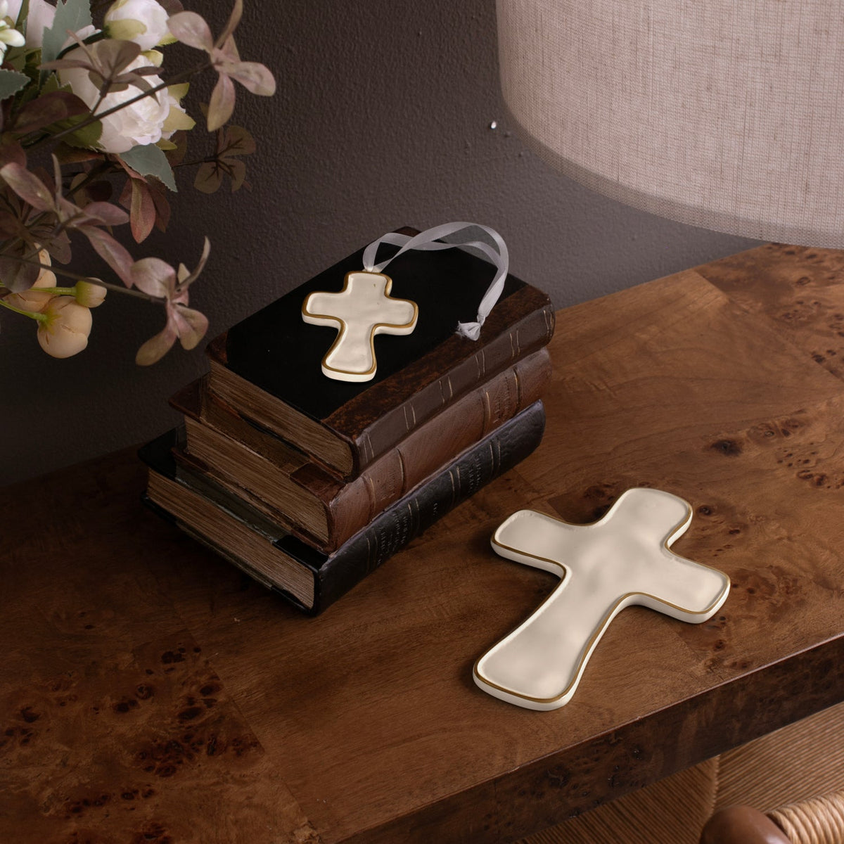 beatriz-ball-encanto-athens-cross-cream