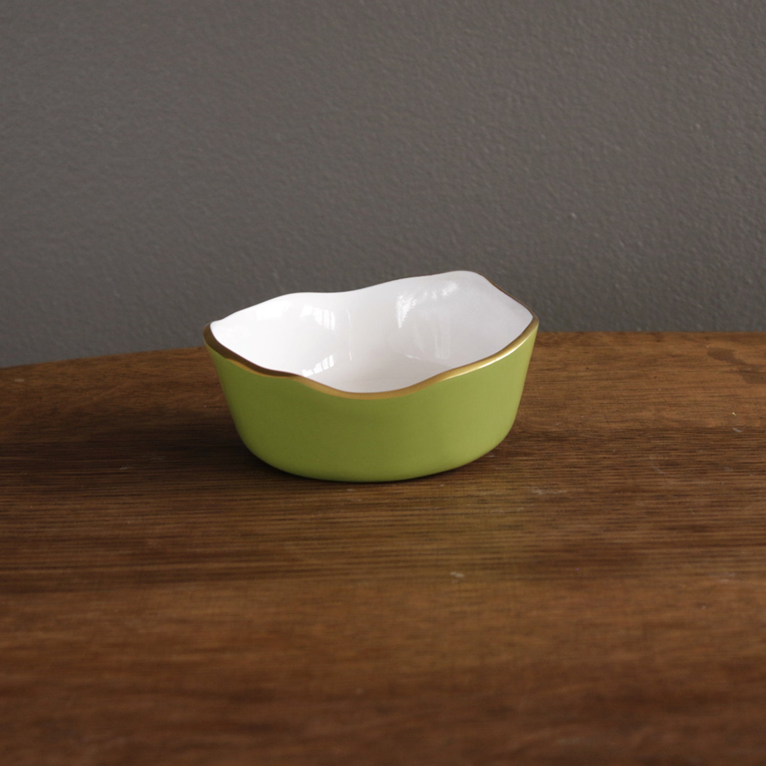 beatriz-ball-encanto-soho-wine-coaster-green-and-white
