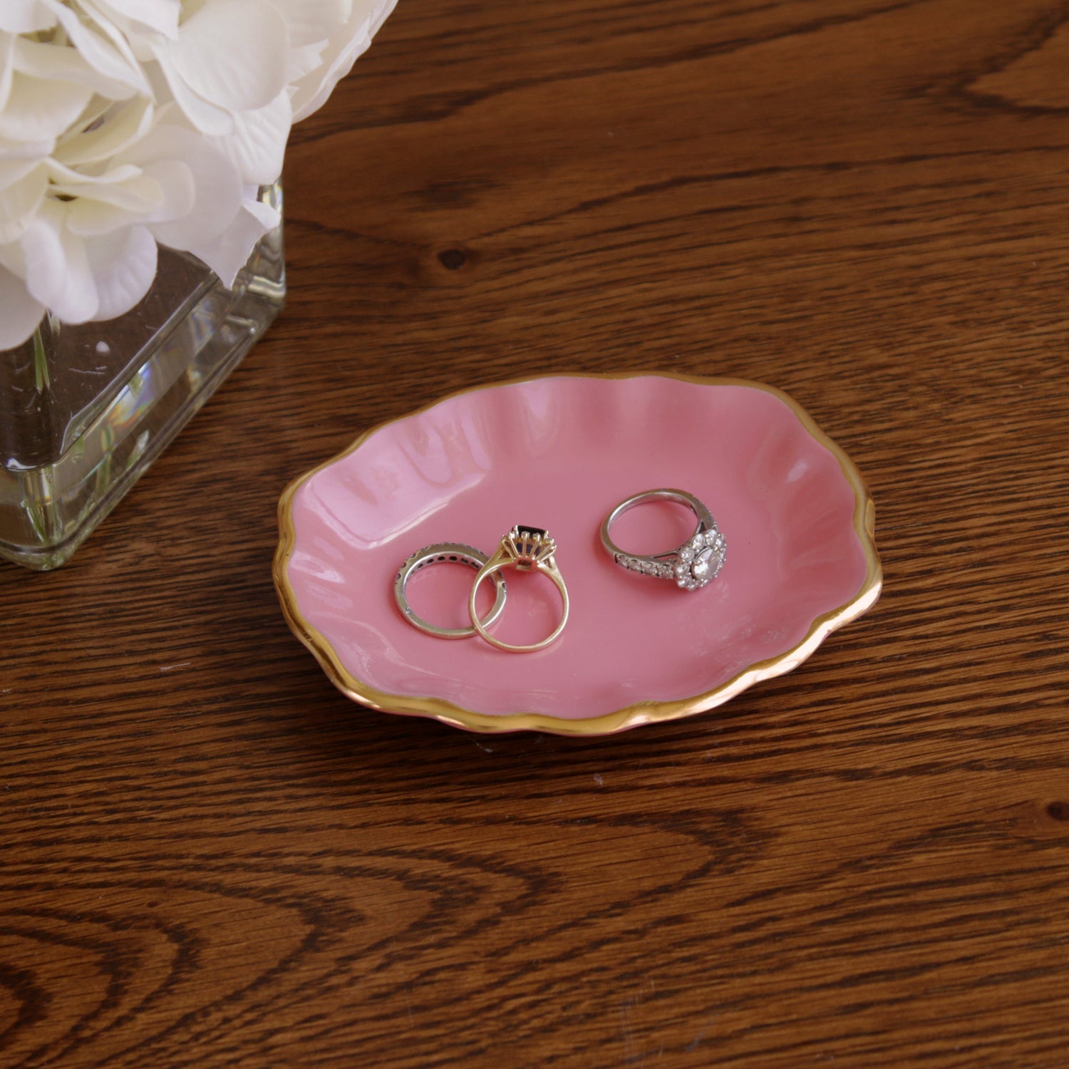 beatriz-ball-encanto-ring-holder-pink