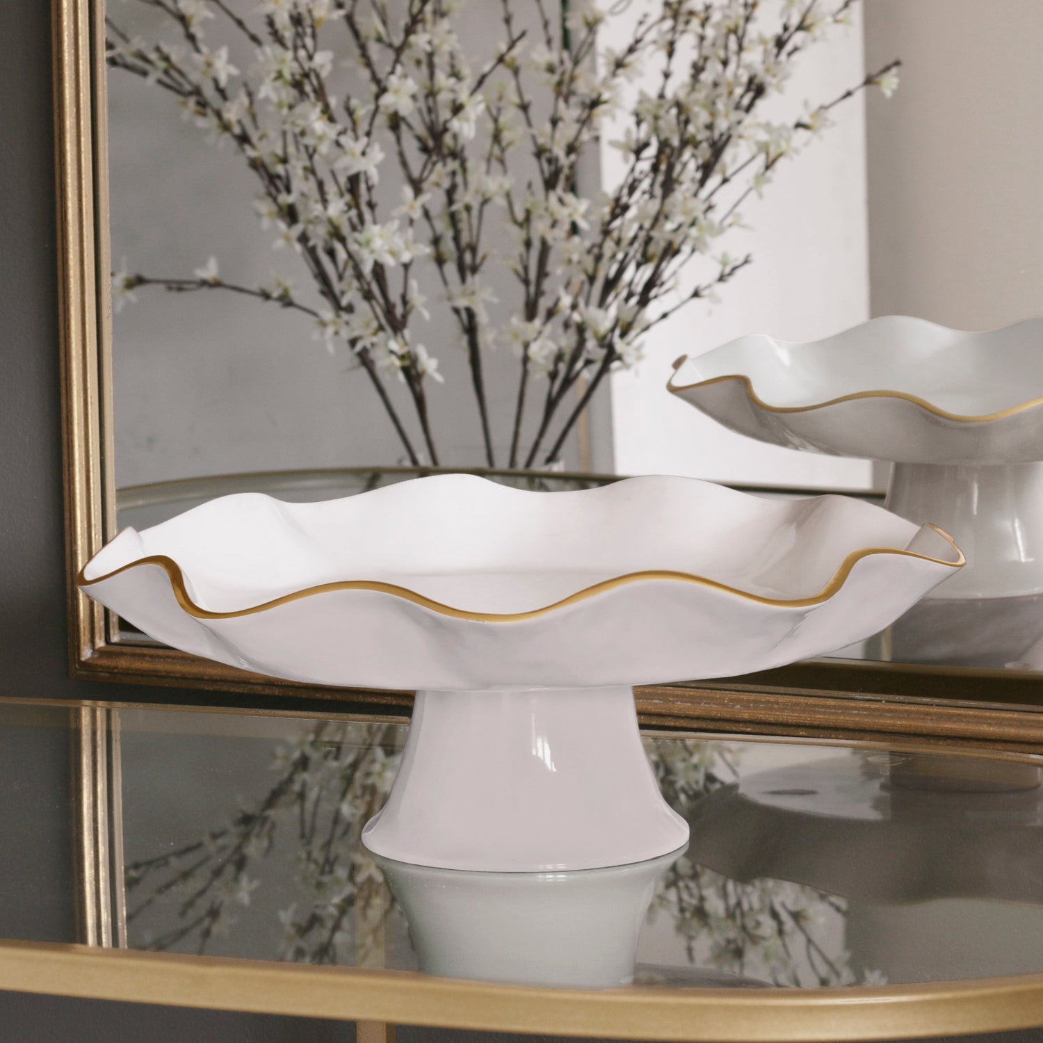 beatriz-ball-encanto-carola-pedestal-cake-plate-dove-and-white