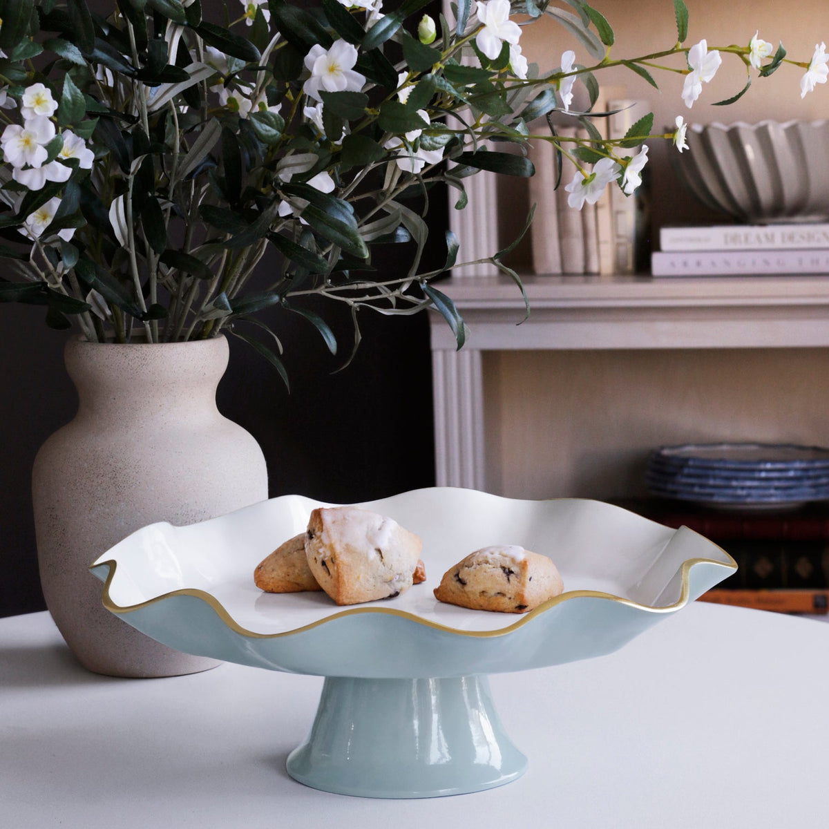 beatriz-ball-encanto-carola-pedestal-cake-plate-slate-and-white