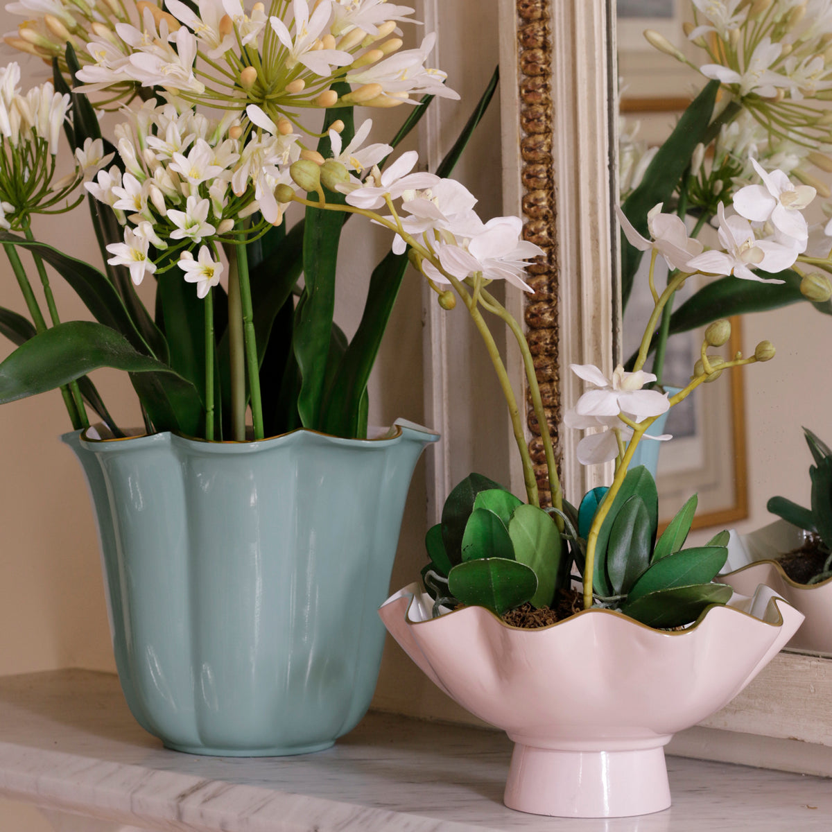 beatriz-ball-encanto-carola-small-pedestal-camellia-and-white