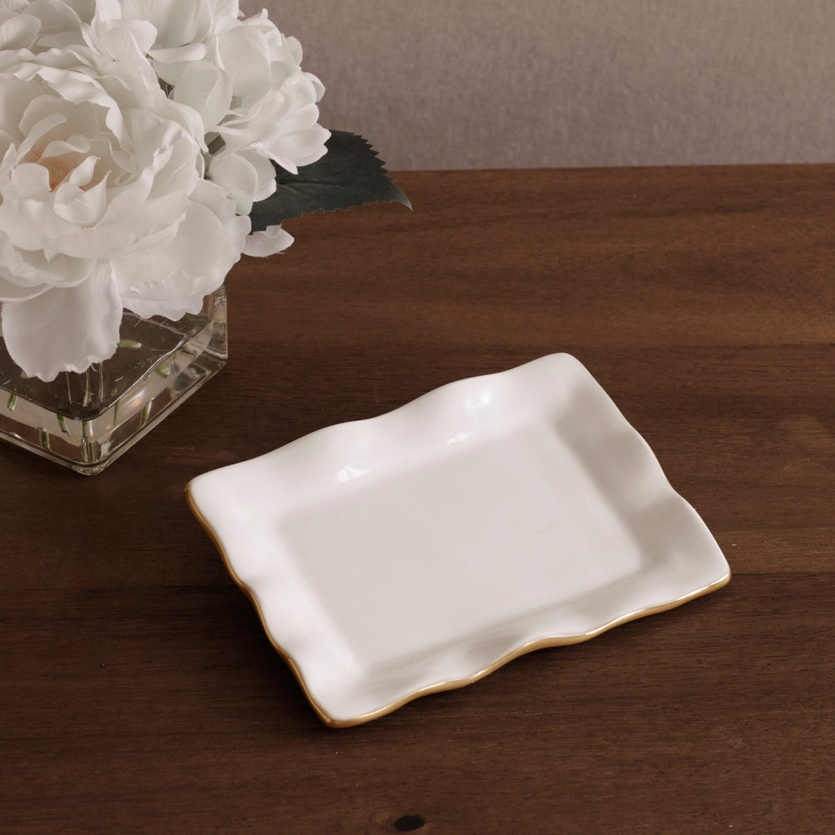 beatriz-ball-encanto-vento-small-rectangular-tray-cream