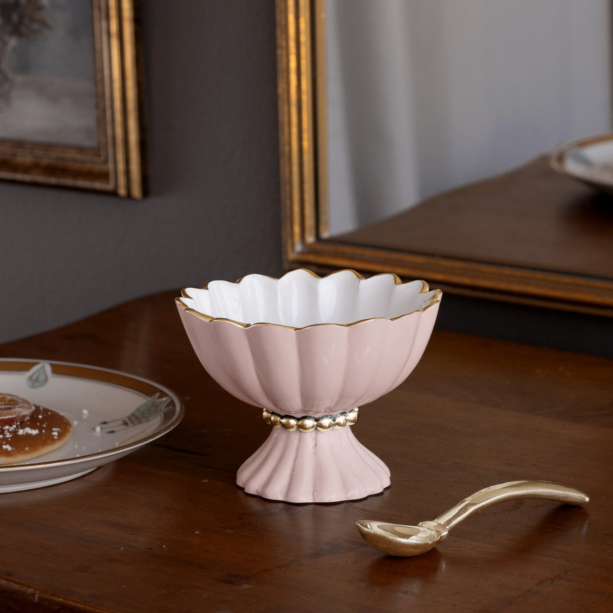 beatriz-ball-encanto-vienna-mini-pedestal-with-spoon-camellia-and-white