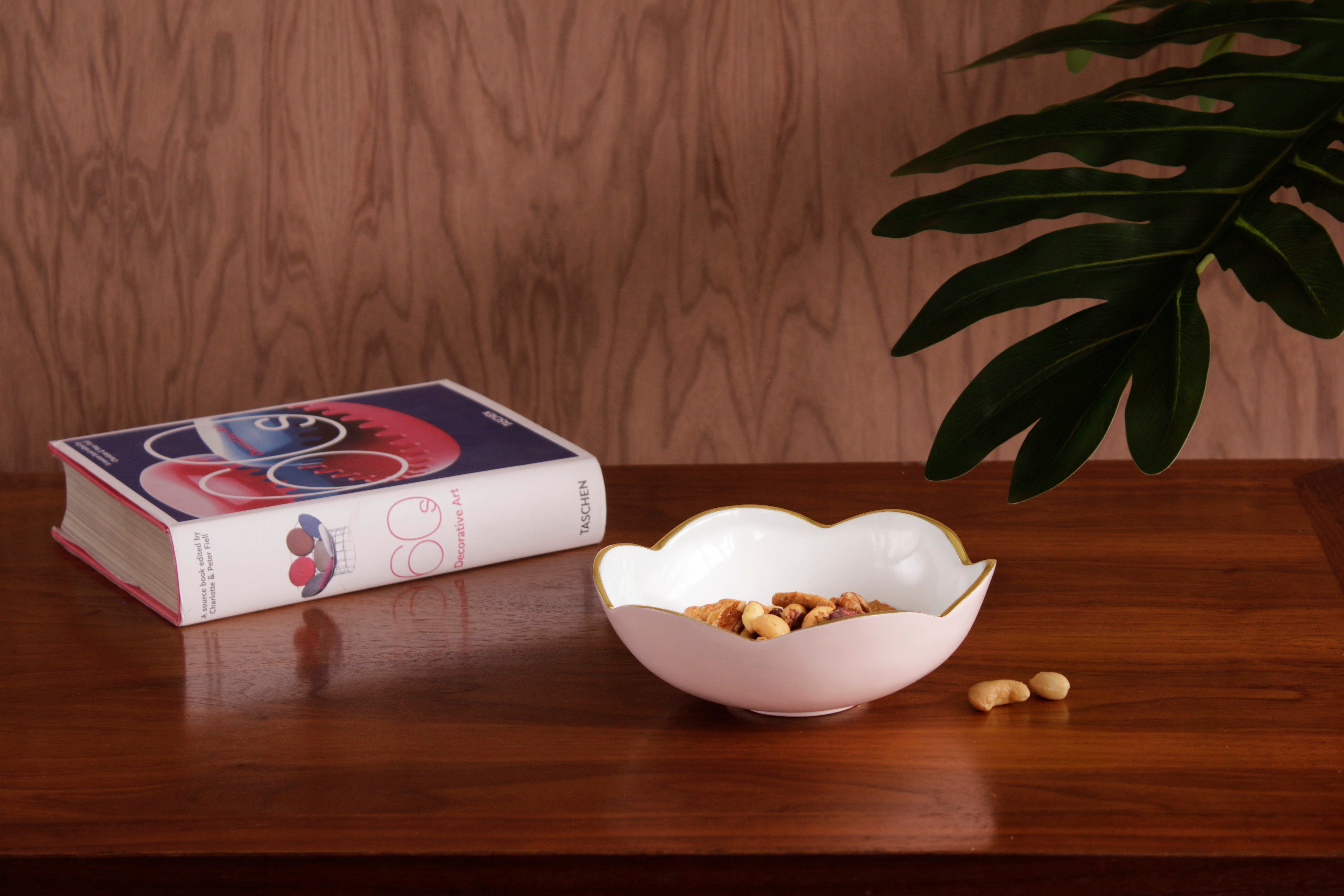 encanto-amelia-mini-round-bowl-camellia-and-white