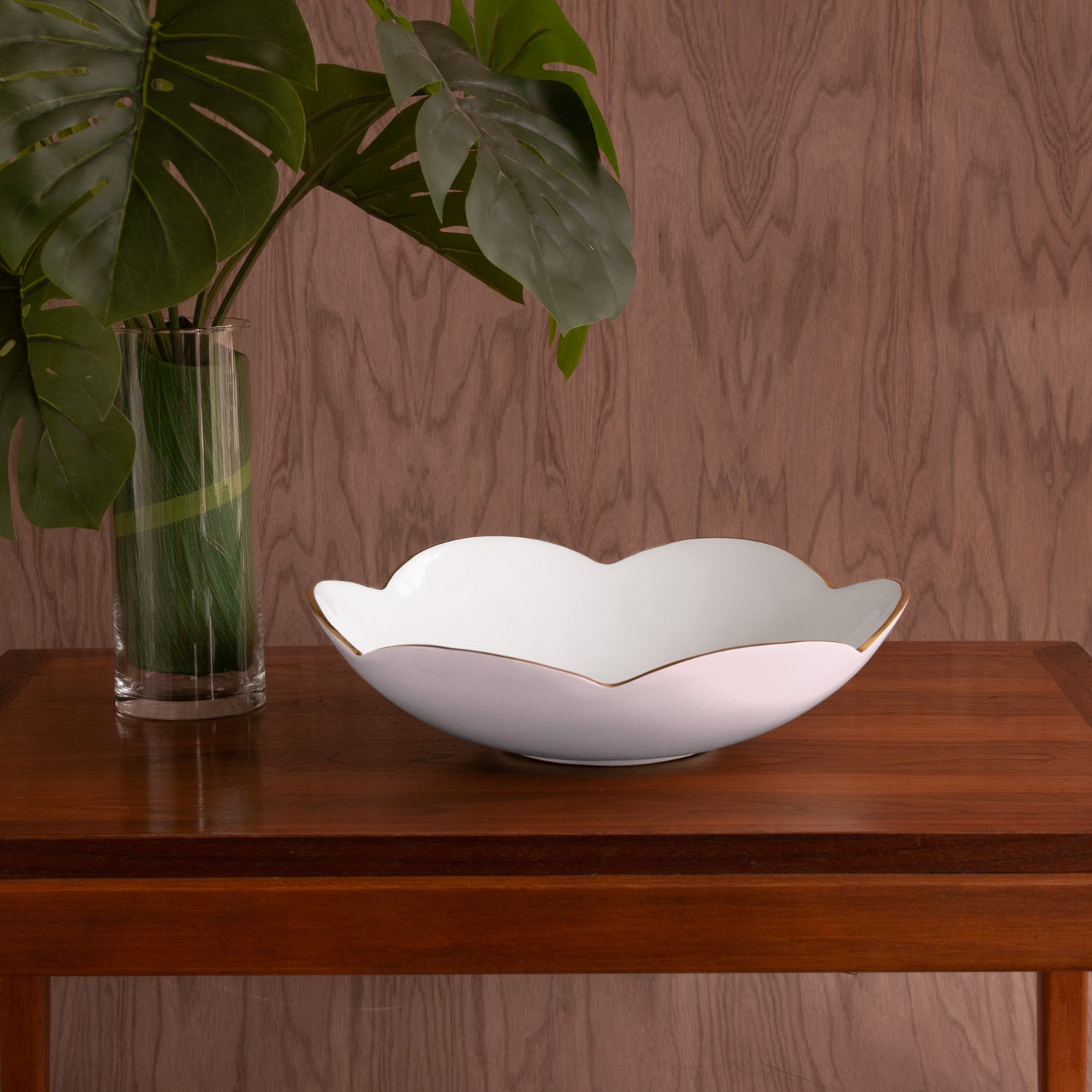 encanto-amelia-medium-bowl-camellia-and-white