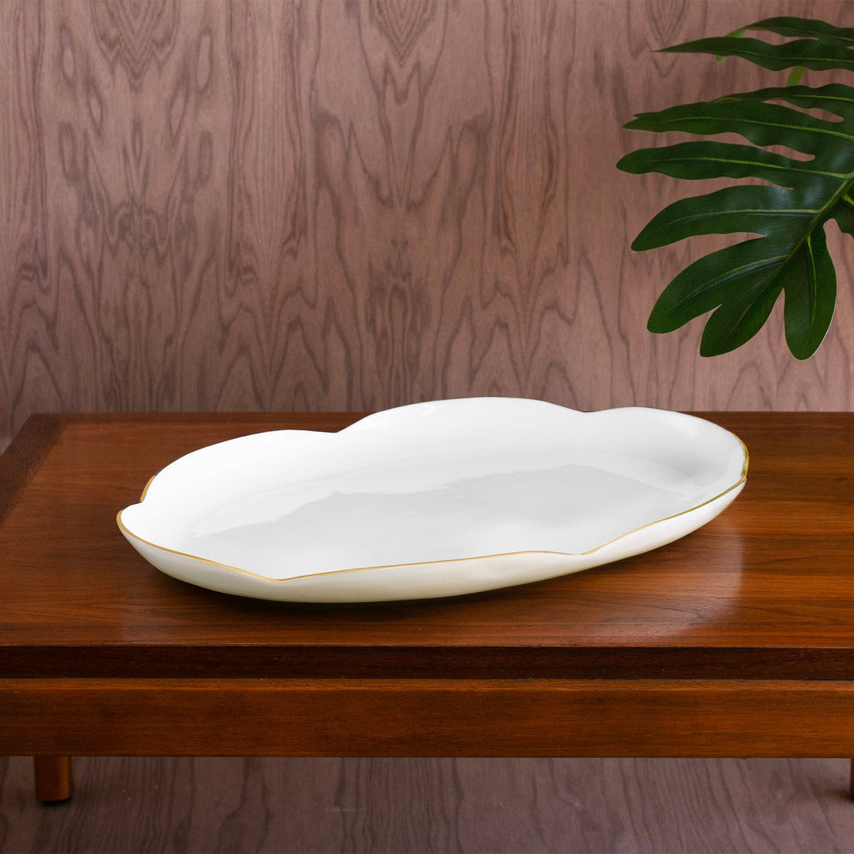 encanto-amelia-oval-tray-cream-and-white