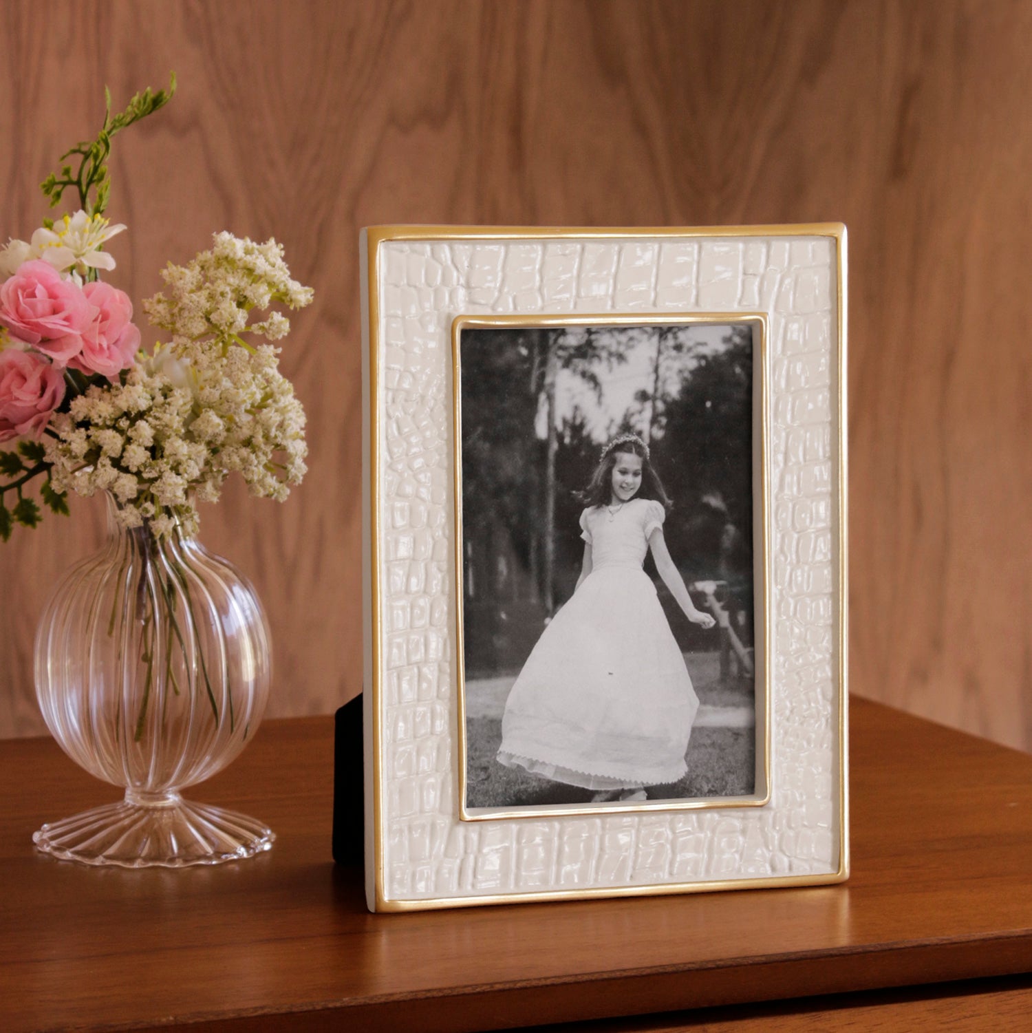 frame-encanto-croc-4-x-6-cream