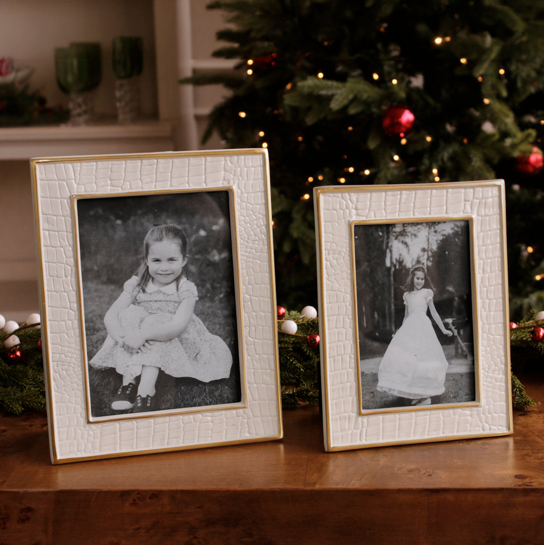 frame-encanto-croc-5-x-7-cream