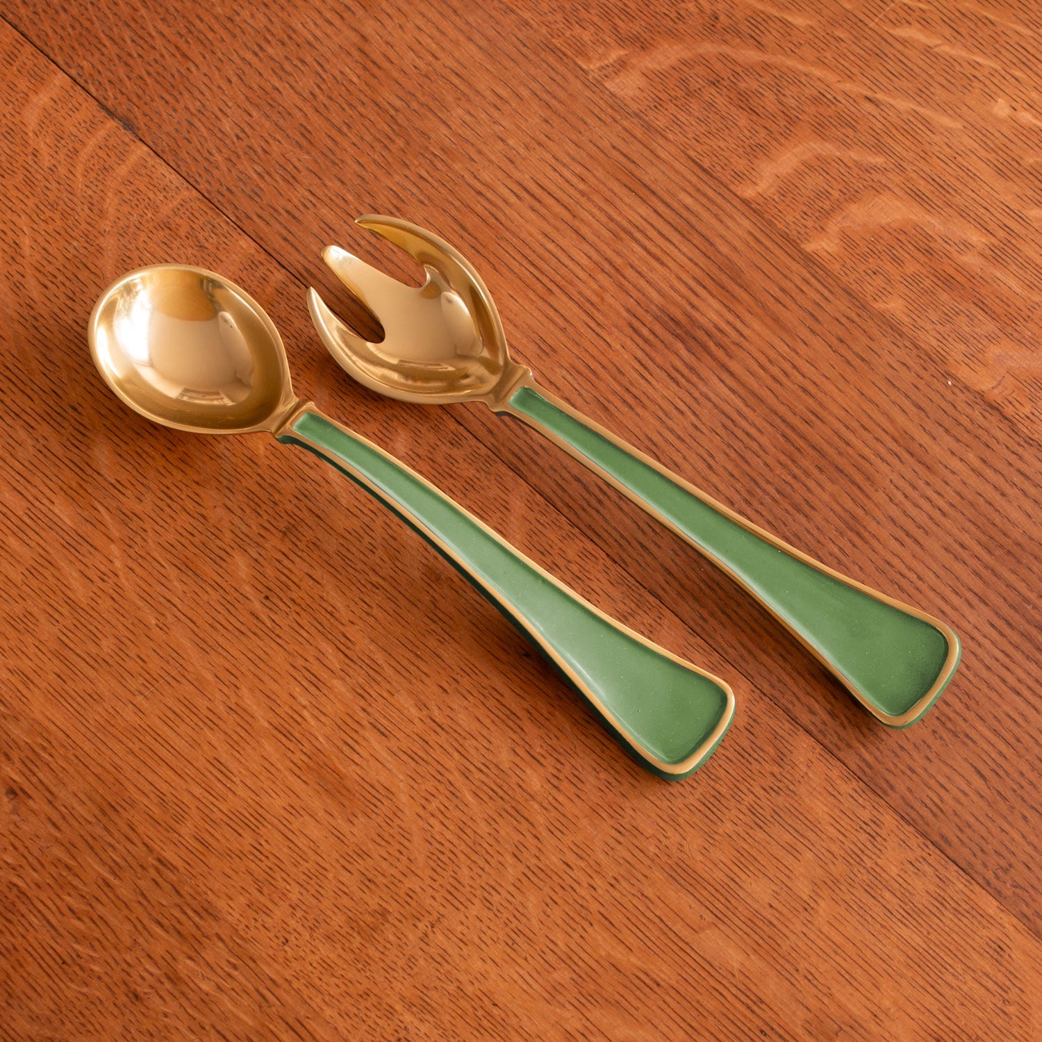 encanto-soho-salad-servers-leaf-green