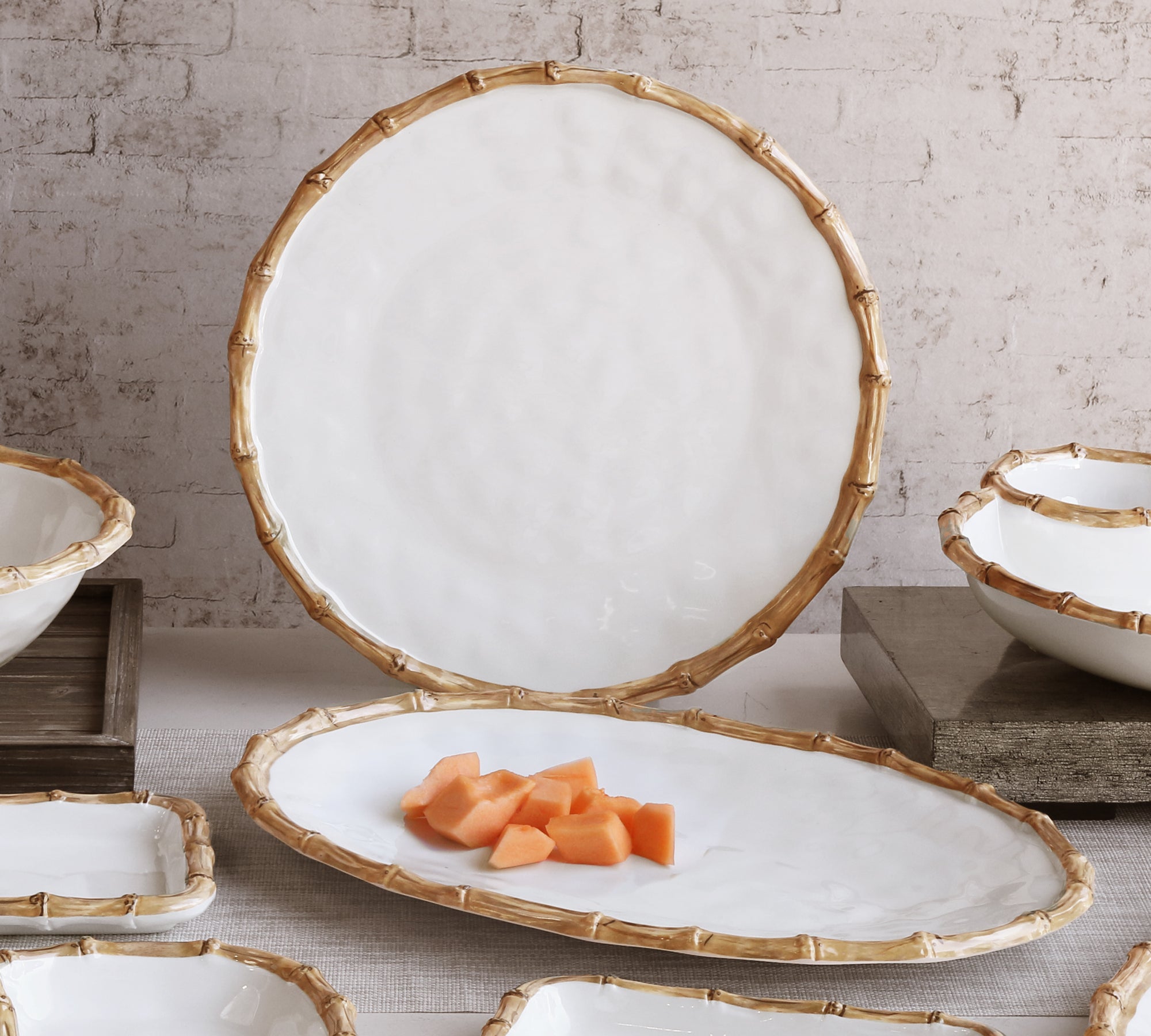 beatriz-ball-vida-bamboo-large-oval-platter-white-and-natural