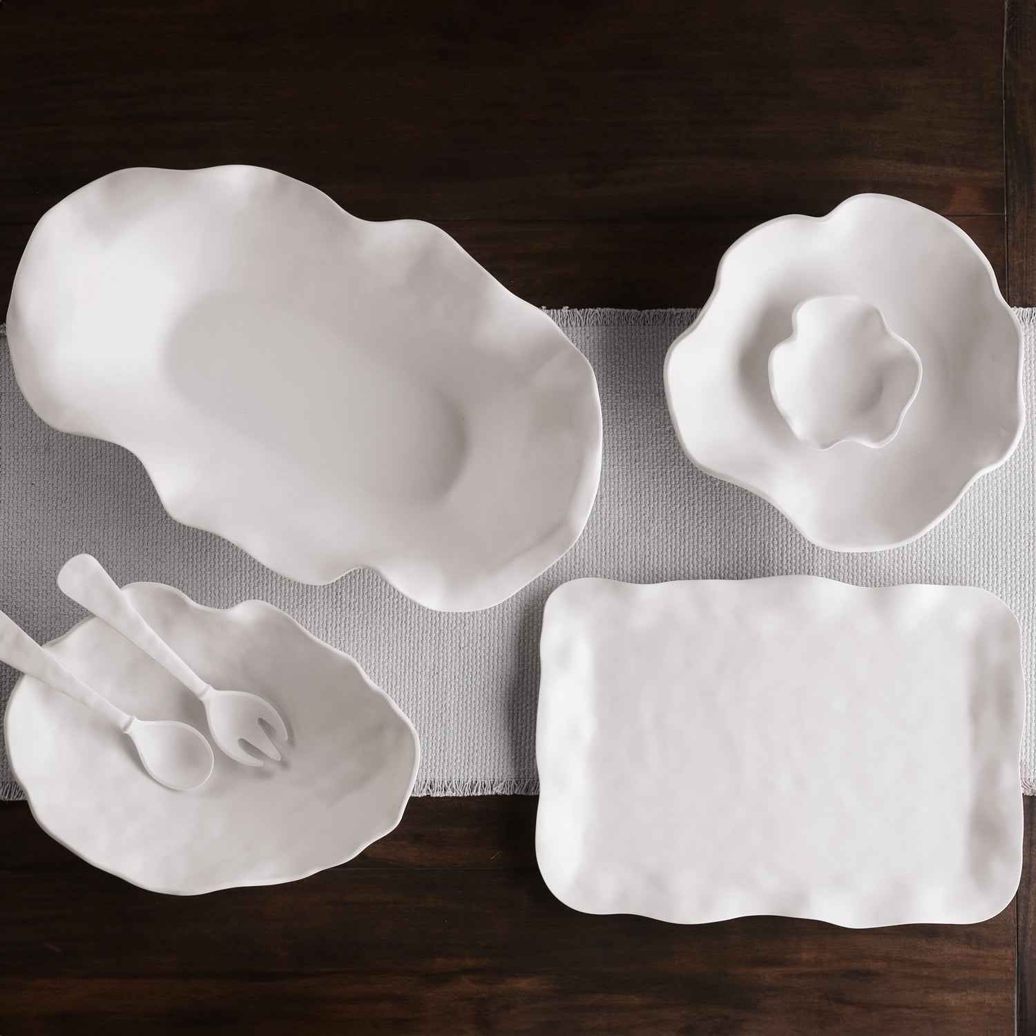 beatriz-ball-vida-nube-extra-large-oval-centerpiece-white