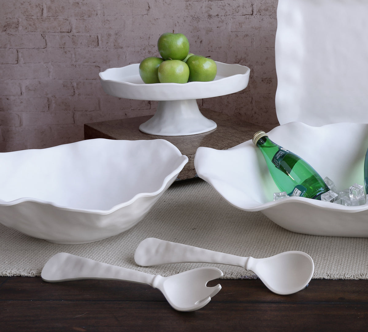 beatriz-ball-vida-nube-round-pedestal-cake-plate-white