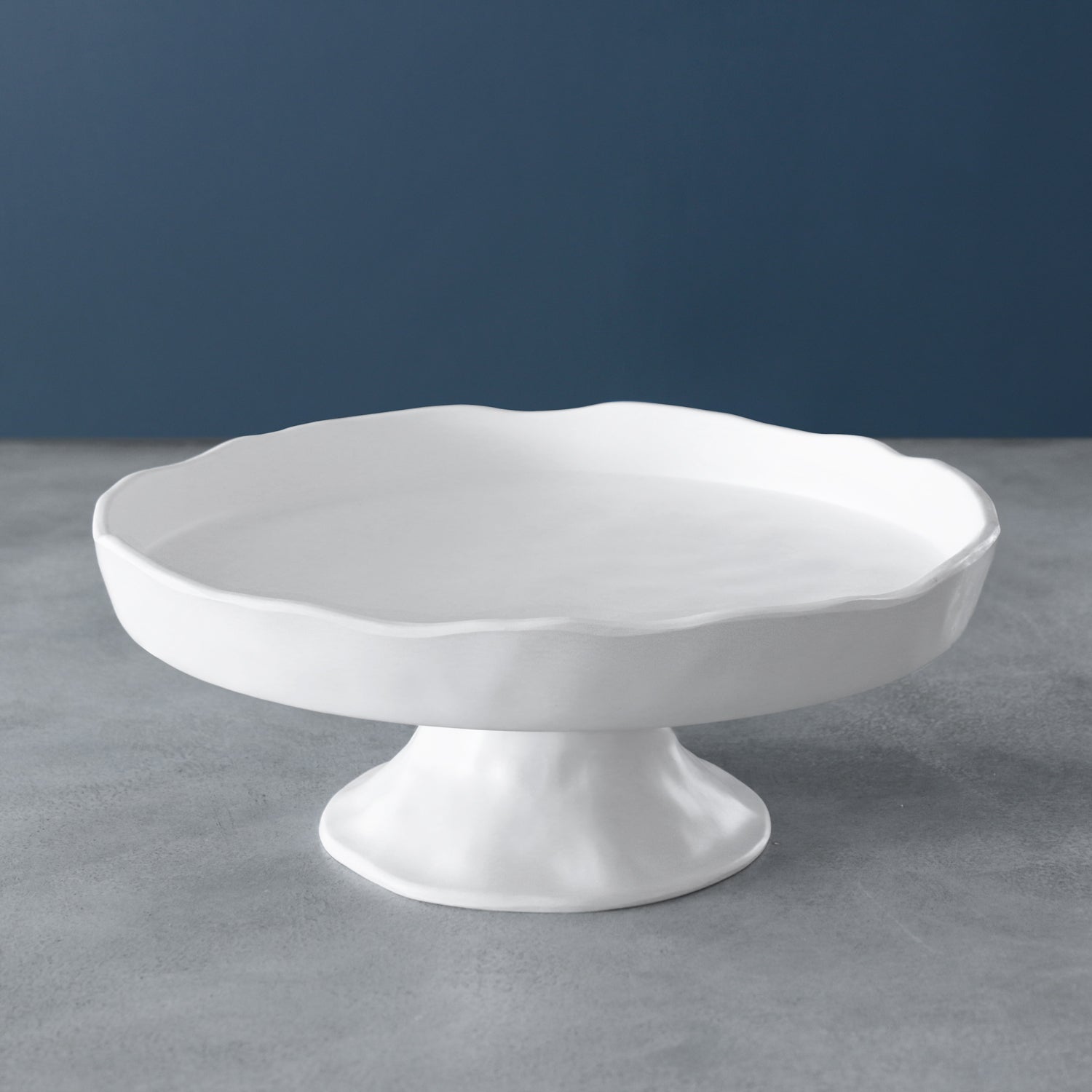 beatriz-ball-vida-nube-round-pedestal-cake-plate-white-seconds-non-refundable