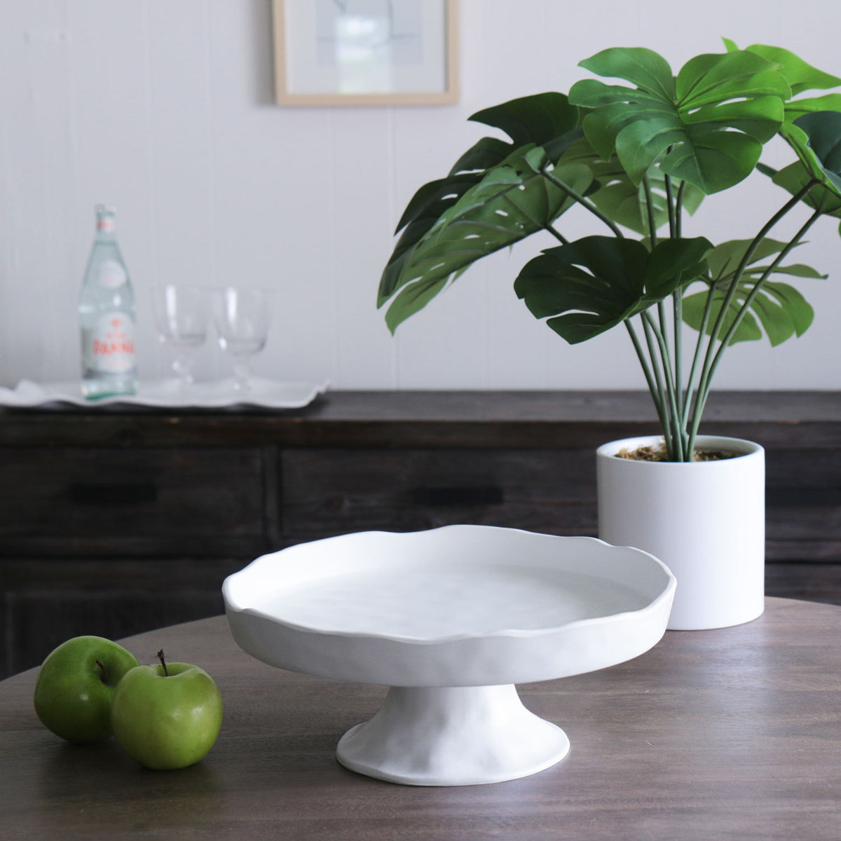 beatriz-ball-vida-nube-round-pedestal-cake-plate-white
