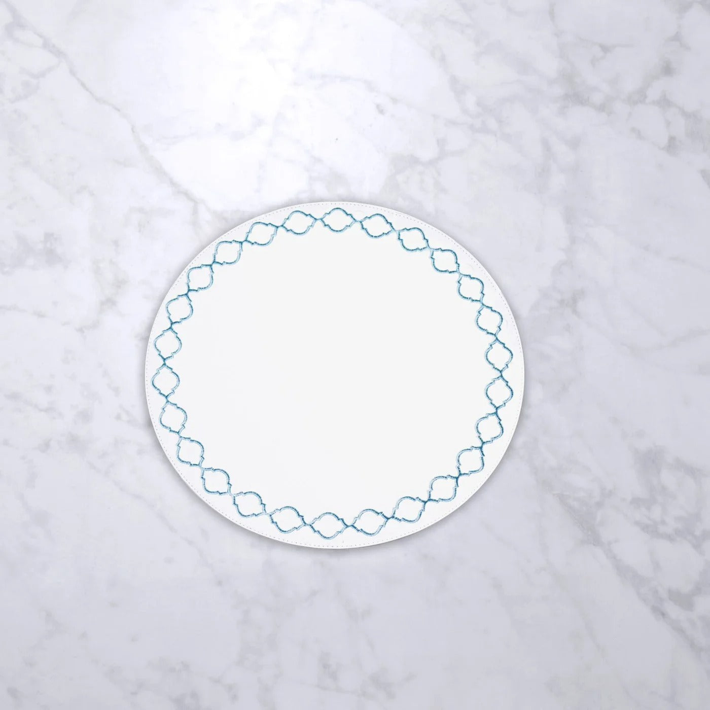 beatriz-ball-vida-round-embroidered-quatrefoil-15-5-round-placemats-set-of-4-blue
