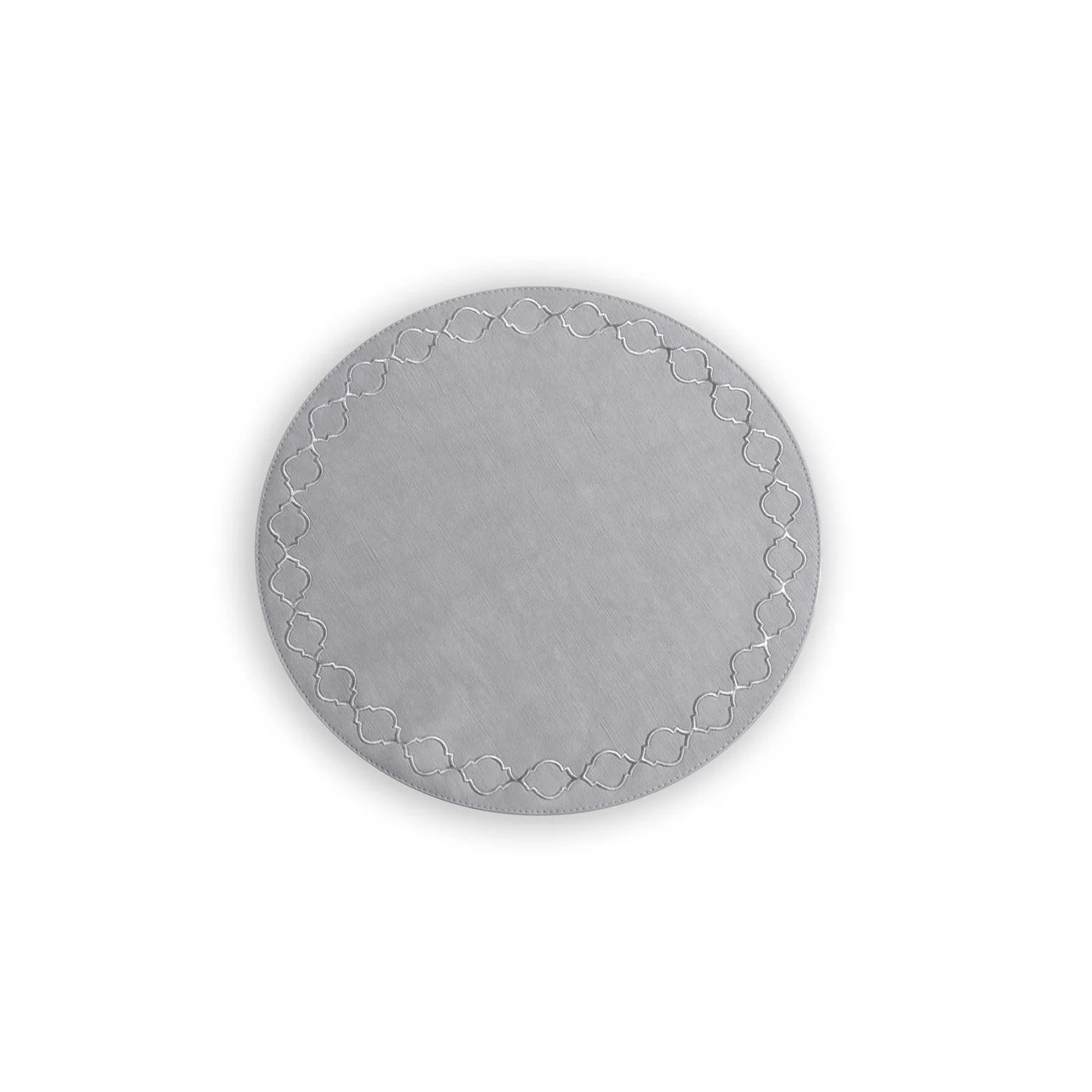 VIDA Round Embroidered Quatrefoil 15.5&quot; Round Placemats Set of 4 (Gray)