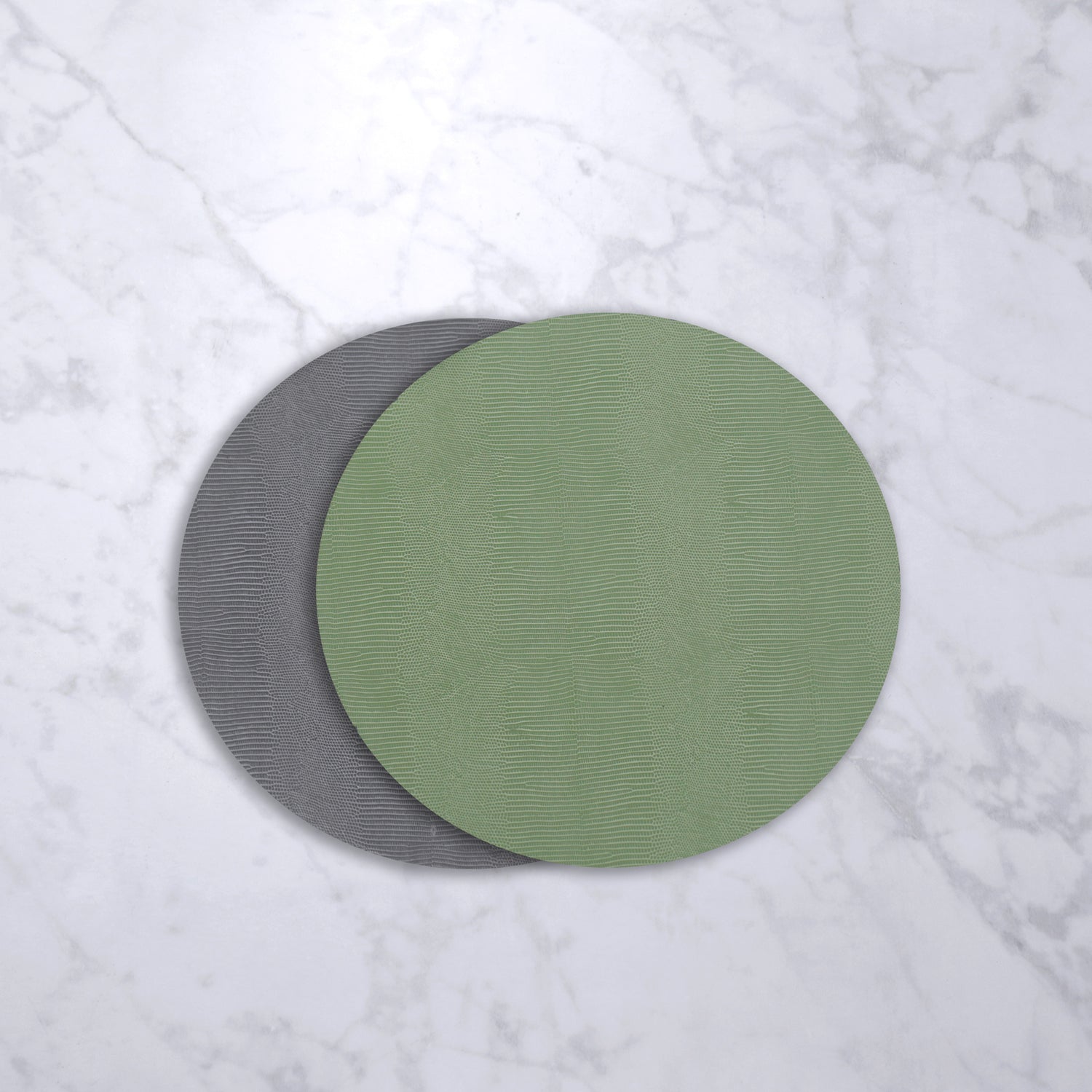 VIDA Snakeskin Reversible 15.5&quot; Round Placemats Set of 4 (Green and Gray)