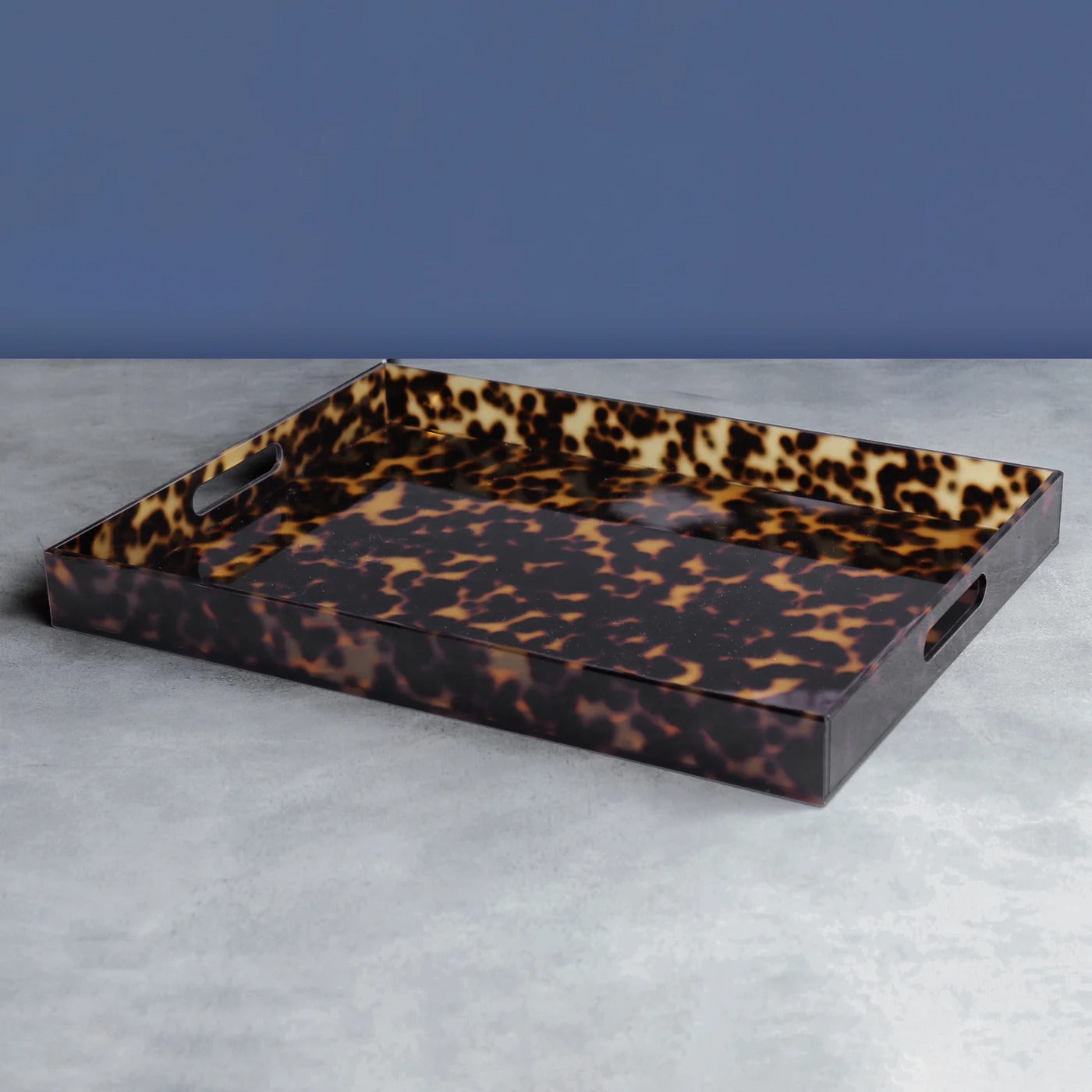 beatriz-ball-vida-acrylic-tortoise-x-large-tray-with-handles