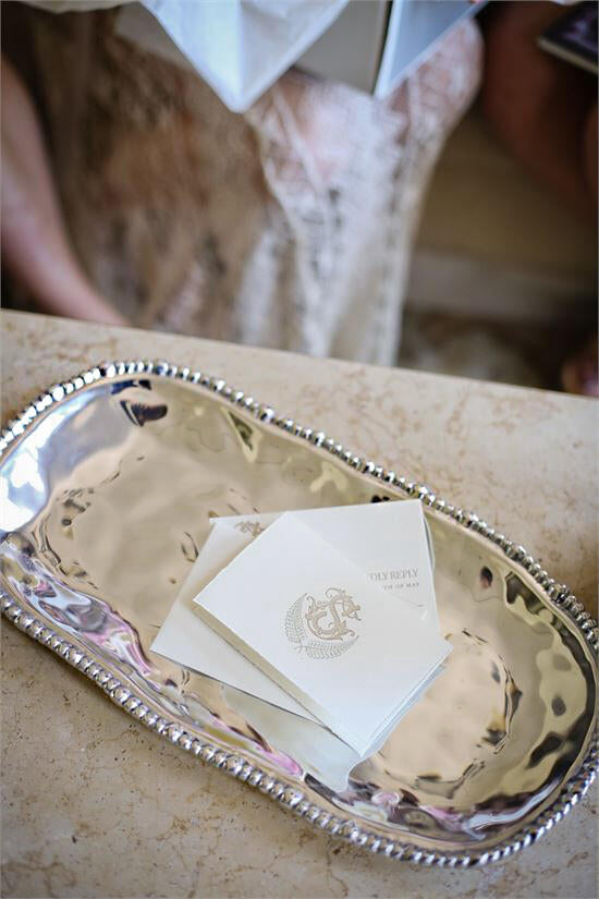 beatriz-ball-organic-pearl-nova-small-oval-platter