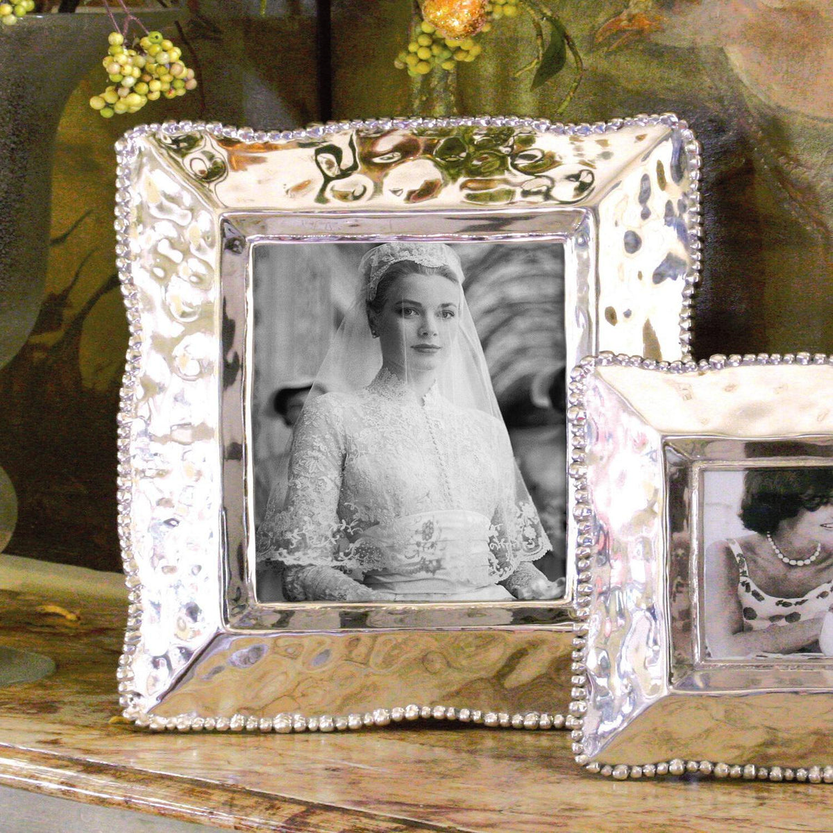 beatriz-ball-frame-organic-pearl-8-x-10-frame