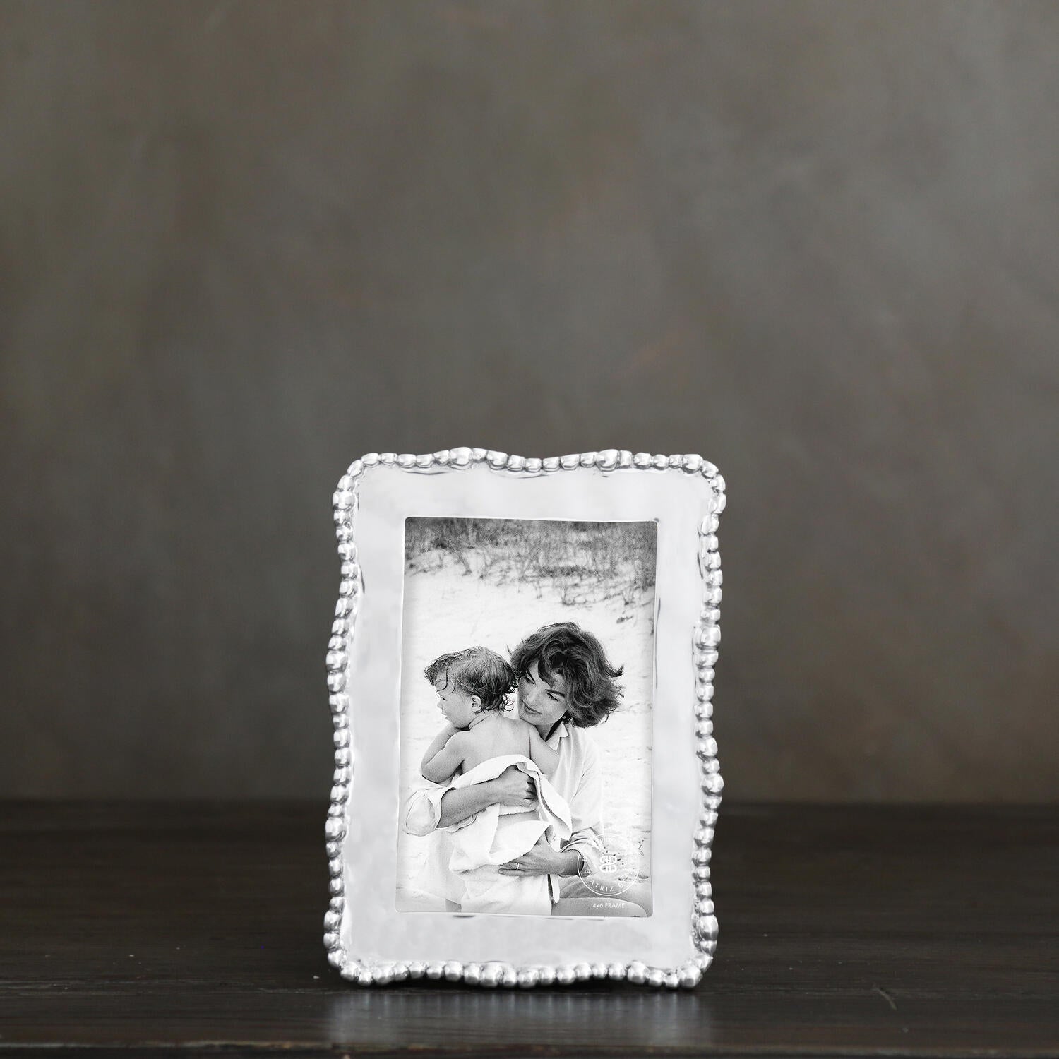 White Leather with Metal Border 4x6 Frame