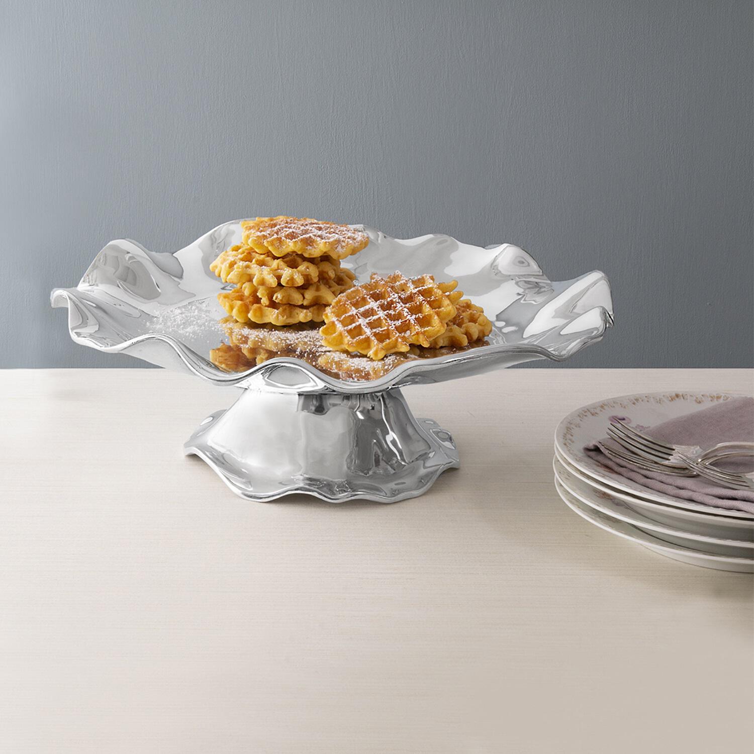 beatriz-ball-pedestal-vento-olanes-cake-plate