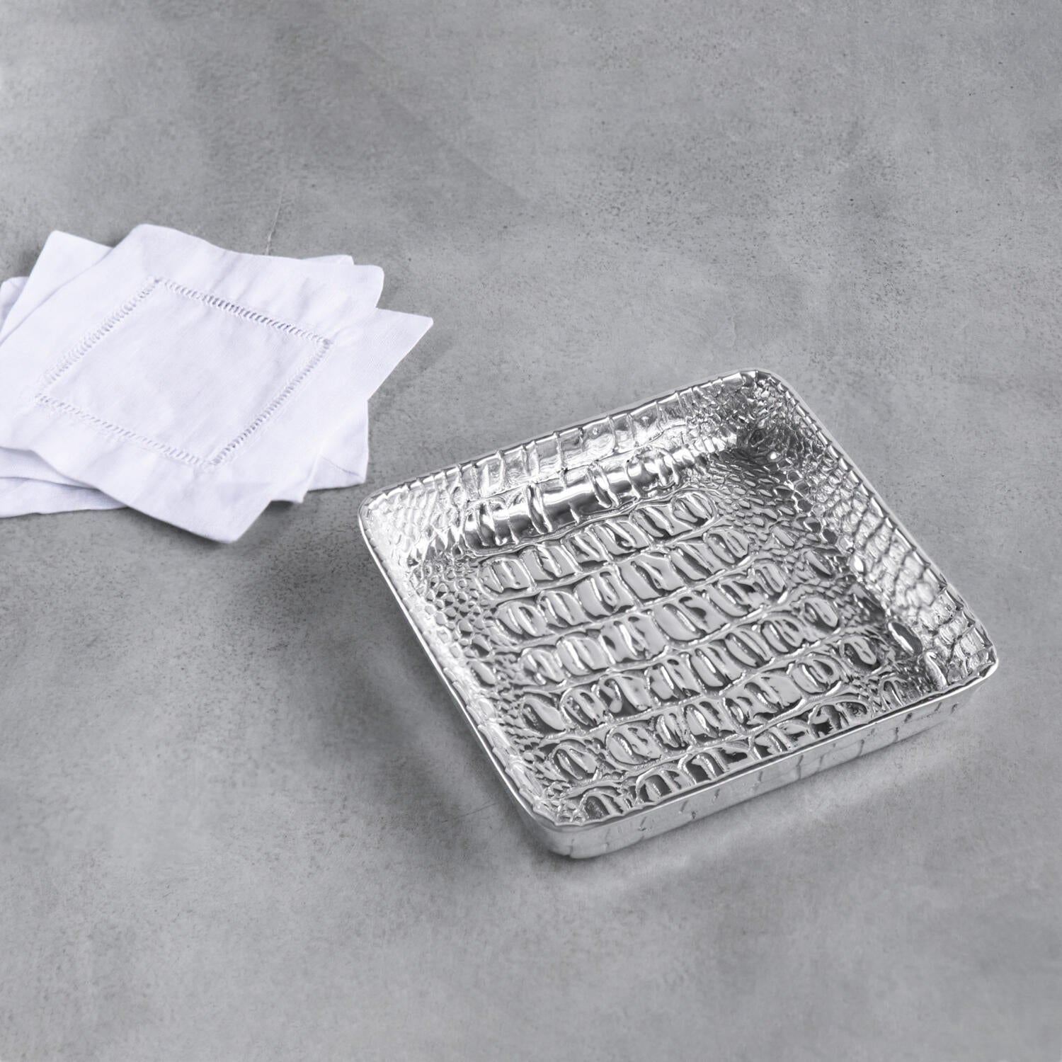 beatriz-ball-giftables-pieles-croc-beverage-napkin-holder