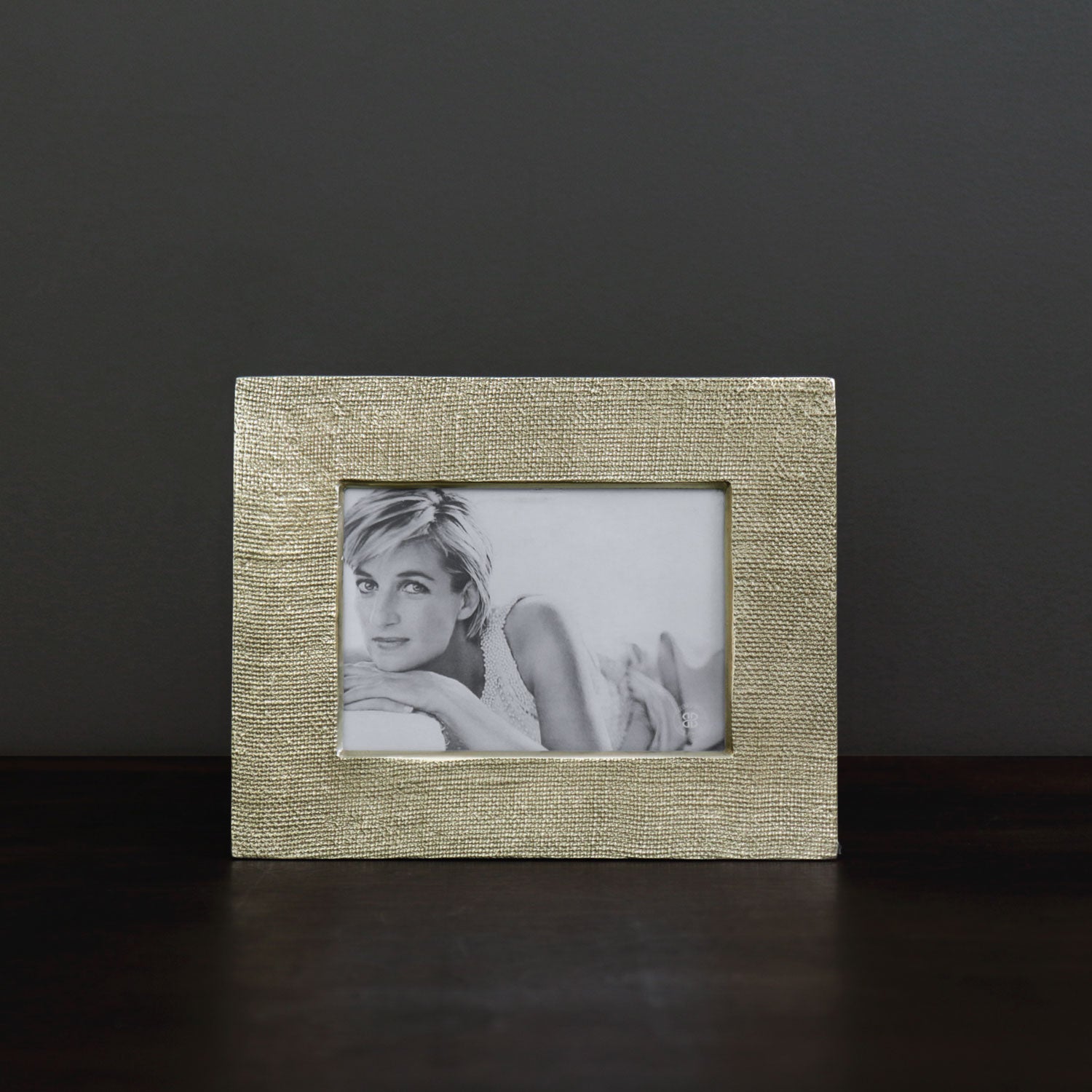 beatriz-ball-frame-sierra-modern-fina-5-x-7-frame-gold