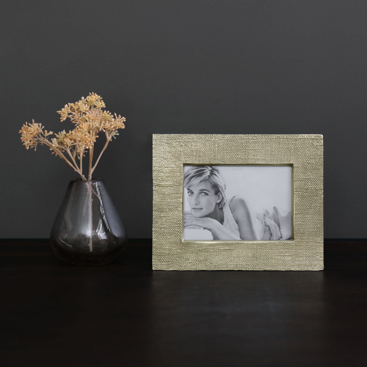 beatriz-ball-frame-sierra-modern-fina-5-x-7-frame-gold
